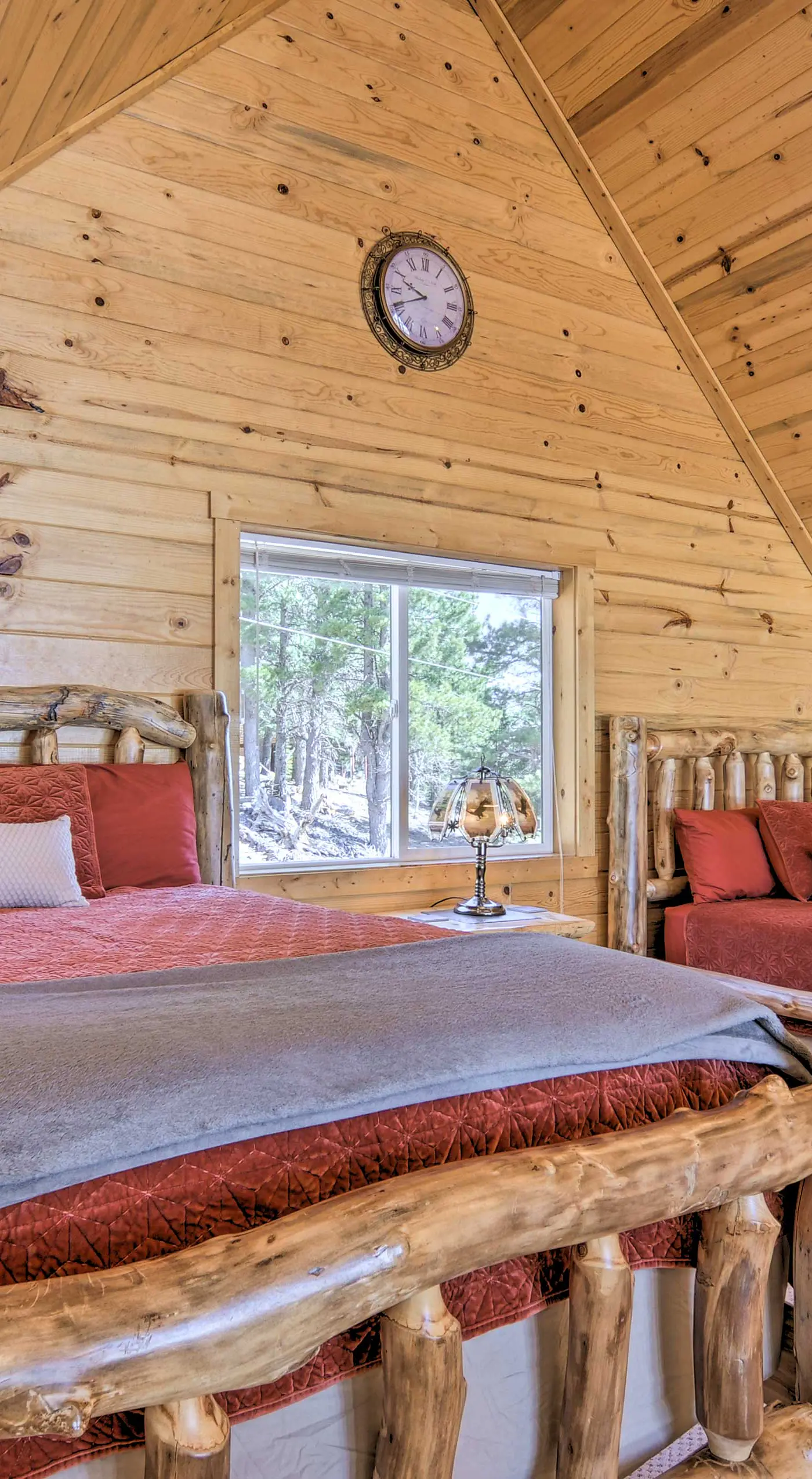 Whistling Woods Cabin: Meadow Views + Gas Grill!