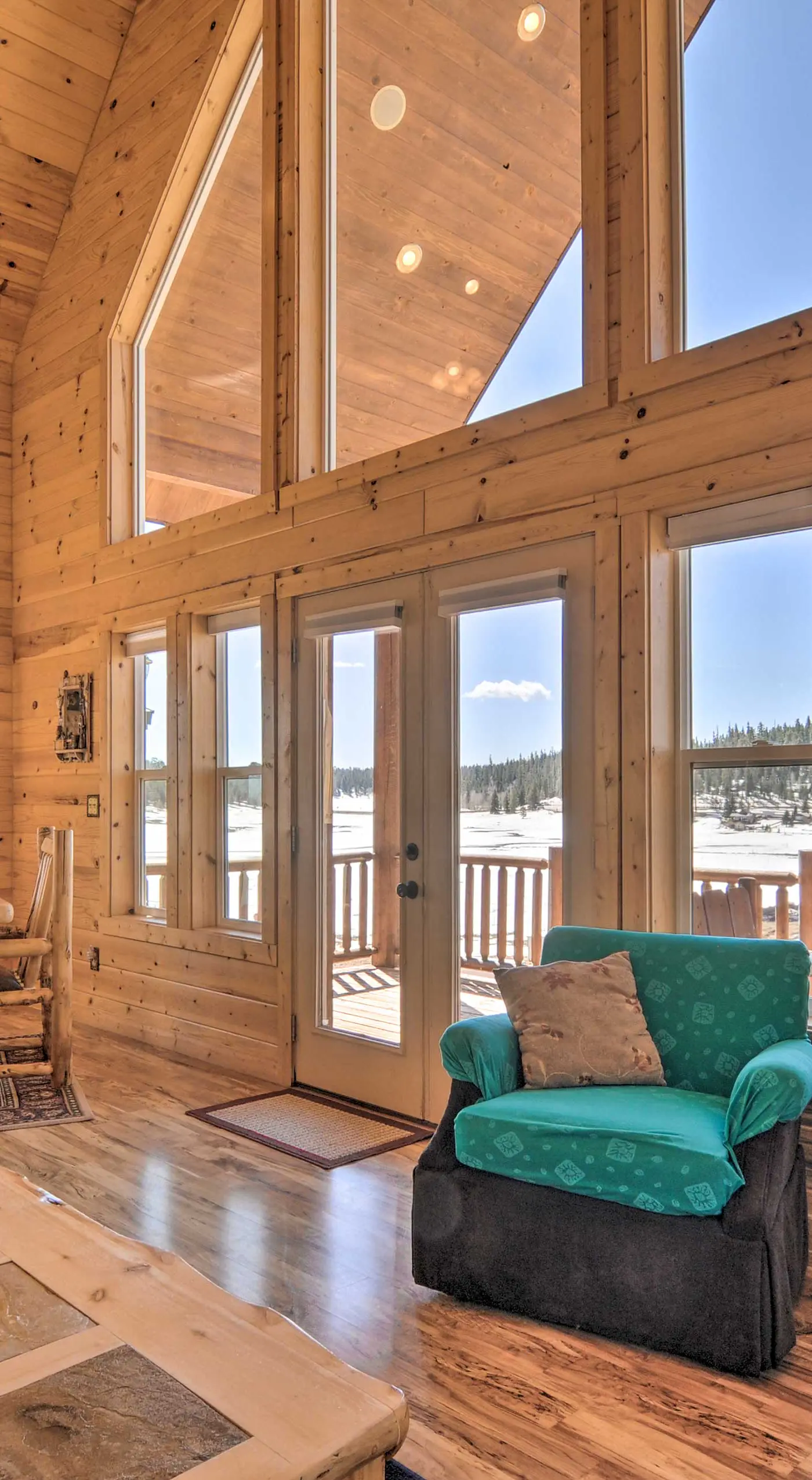 Whistling Woods Cabin: Meadow Views + Gas Grill!