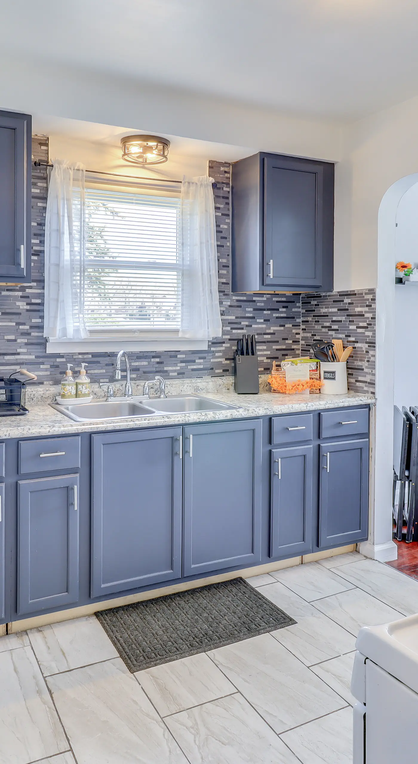 Peaceful Detroit Home w/ Yard: 10 Mi to Downtown!
