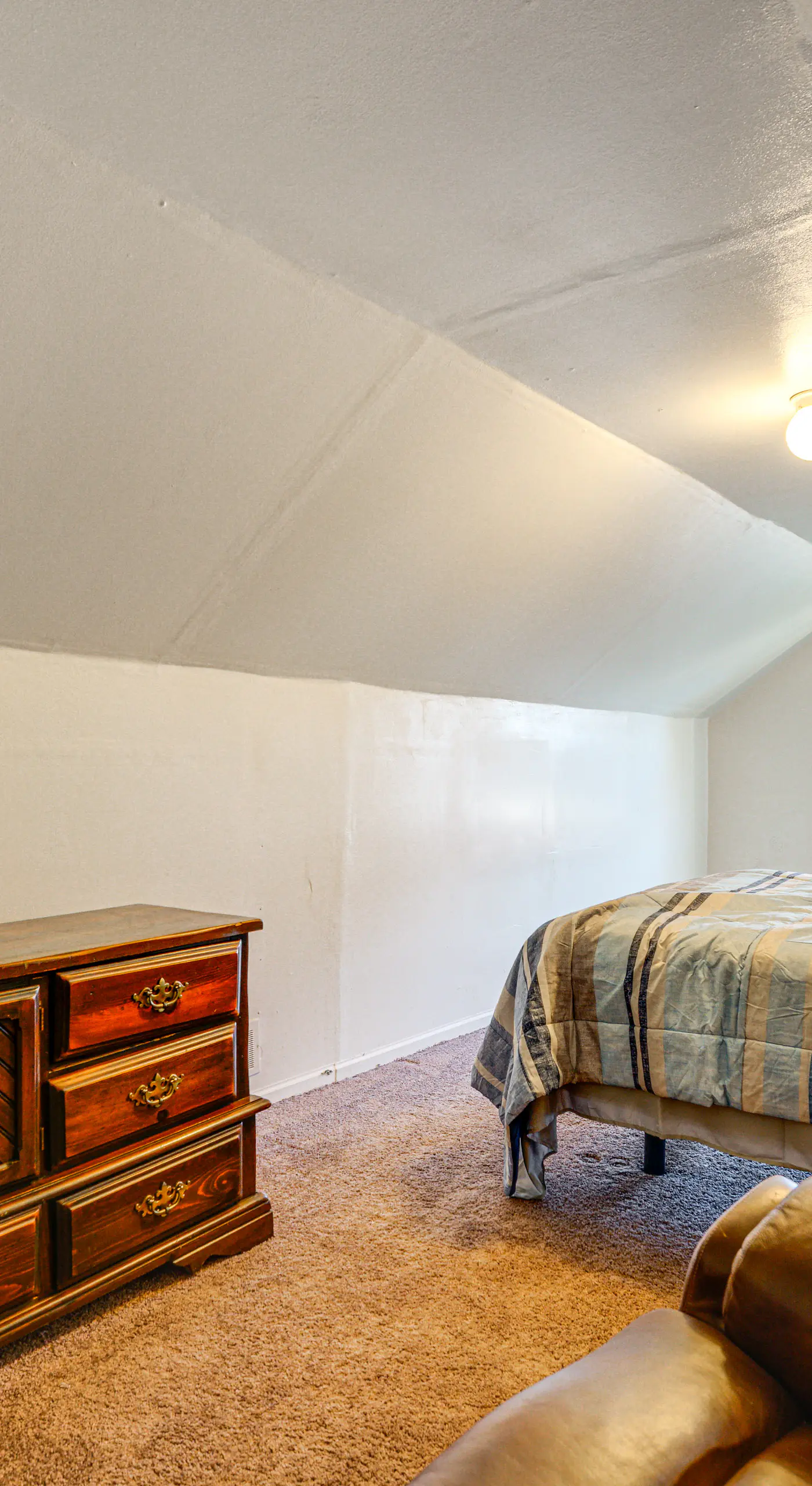 9 MI to Ford Field: Home Work Space & Yard!