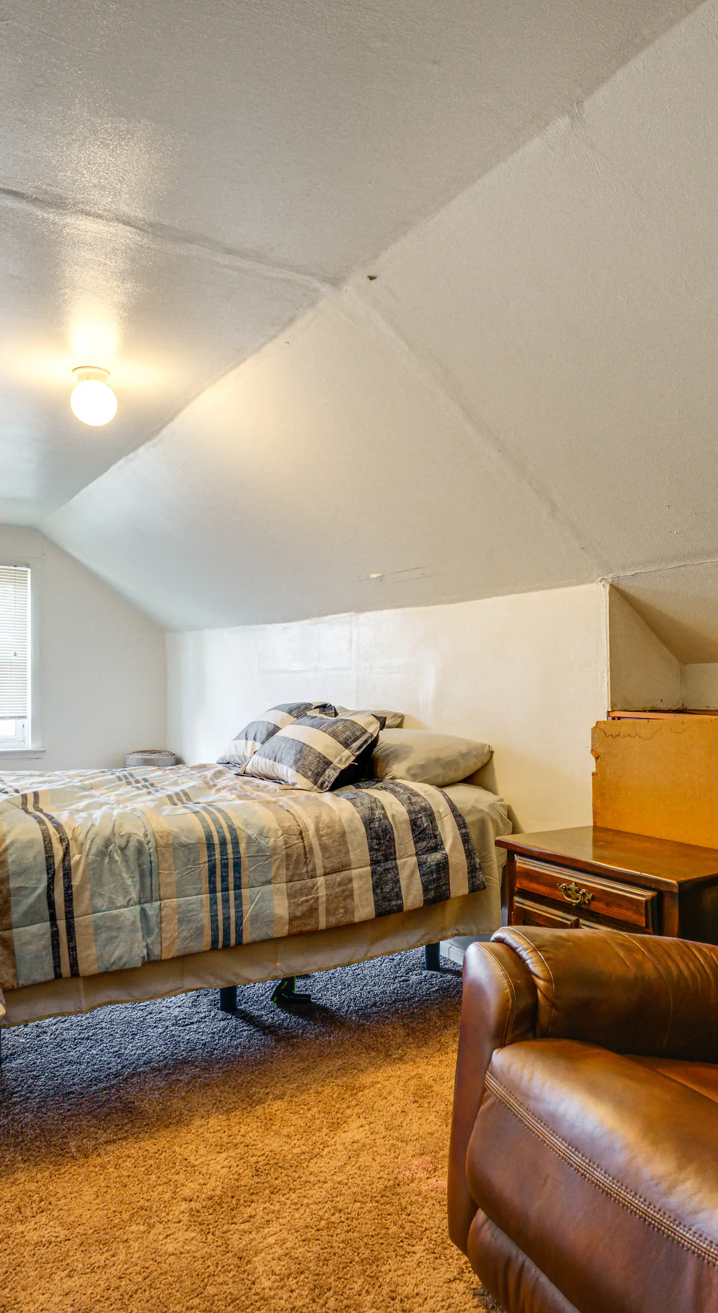 9 MI to Ford Field: Home Work Space & Yard!