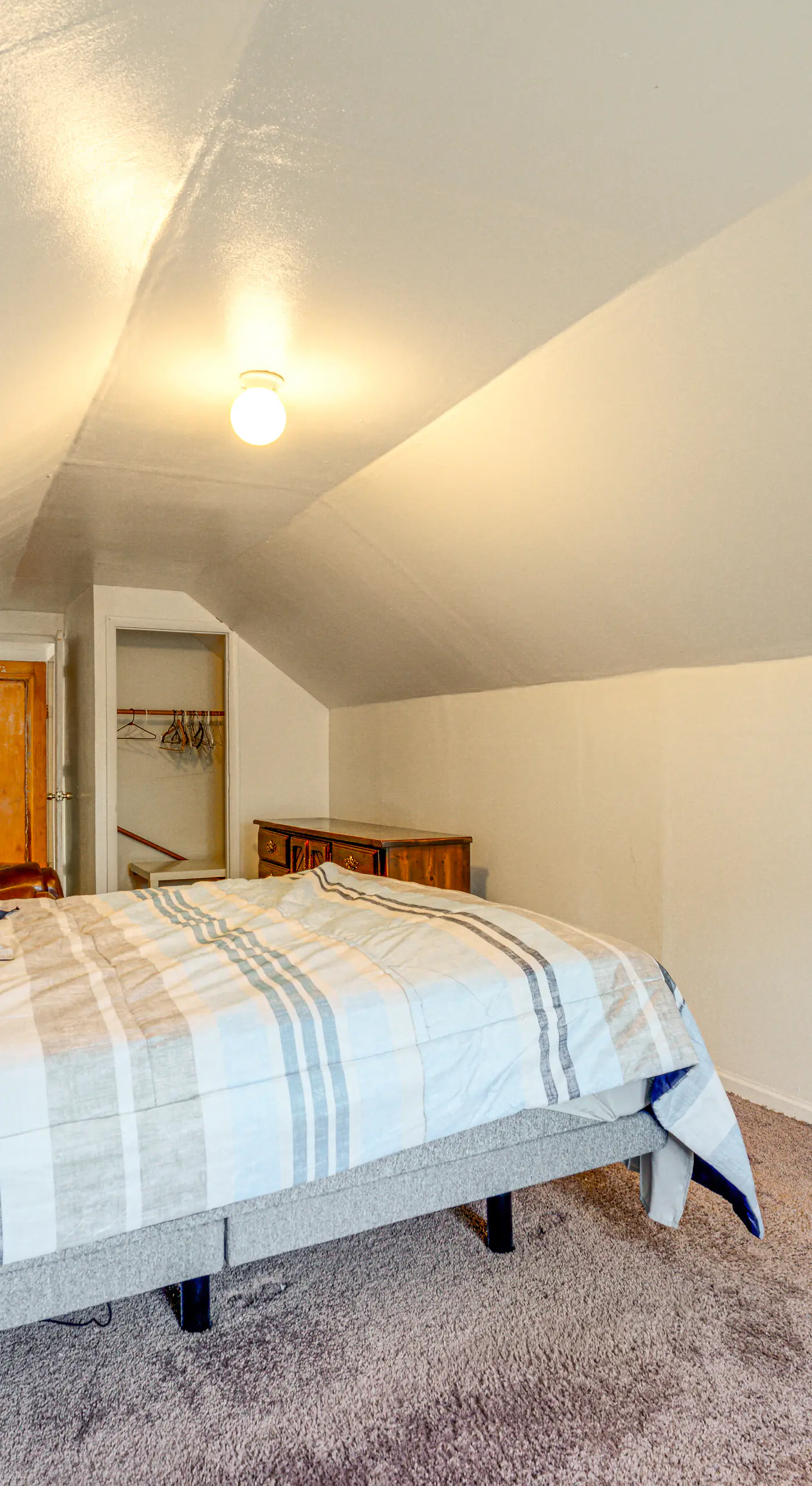 9 MI to Ford Field: Home Work Space & Yard!