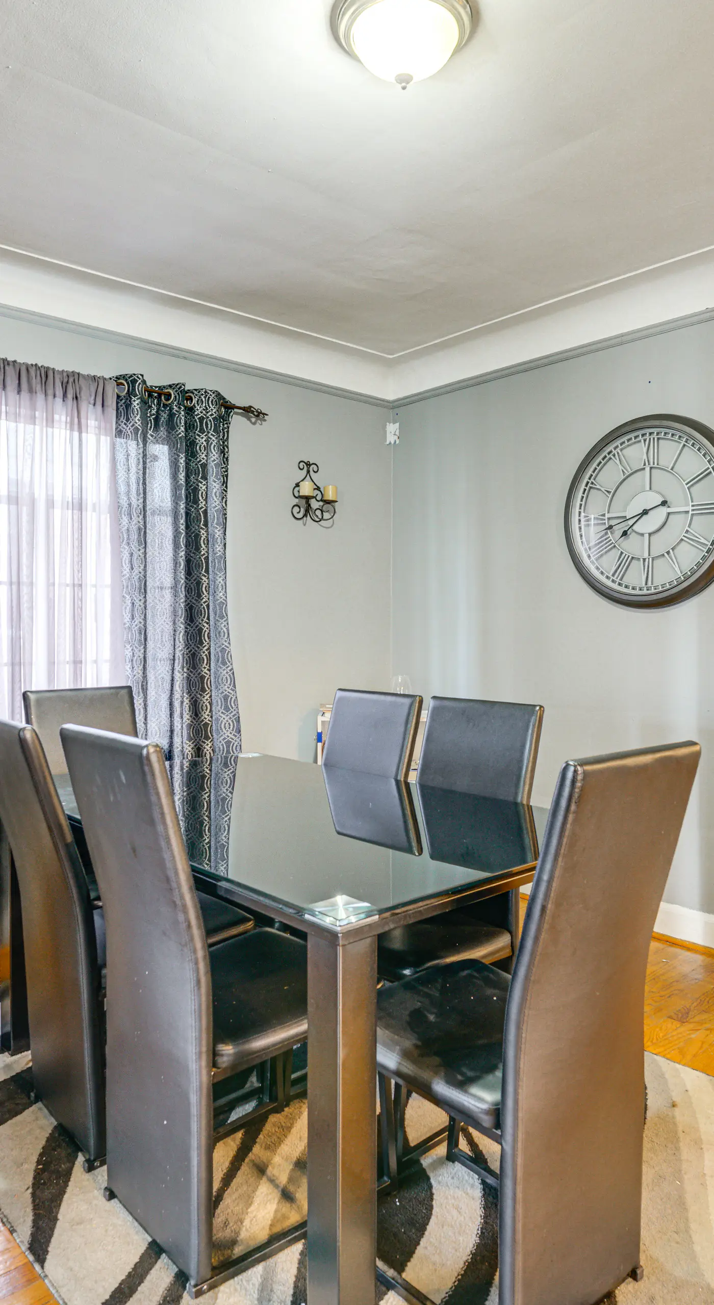 9 MI to Ford Field: Home Work Space & Yard!