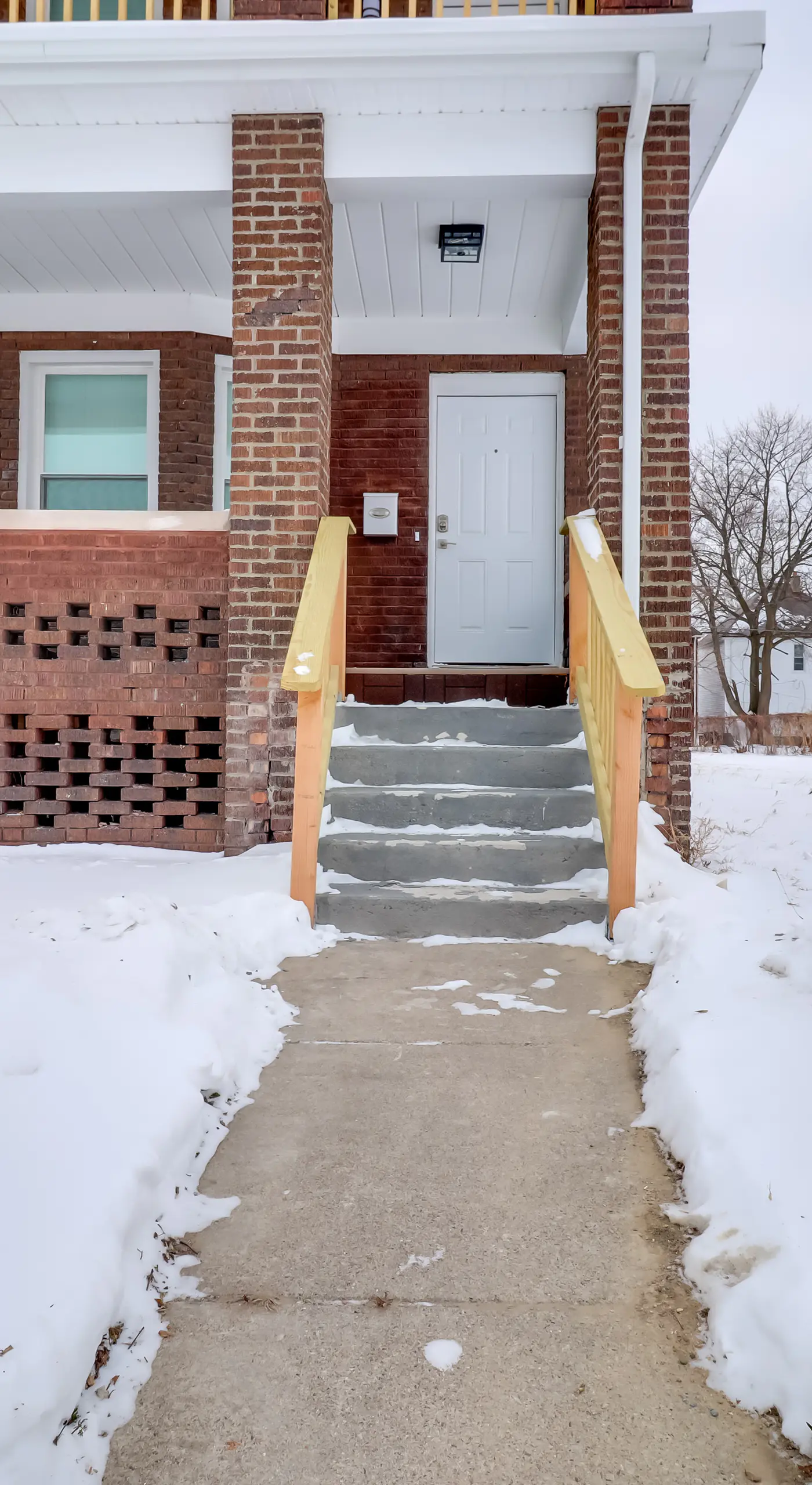 Near Midtown & Medical District! Updated Unit