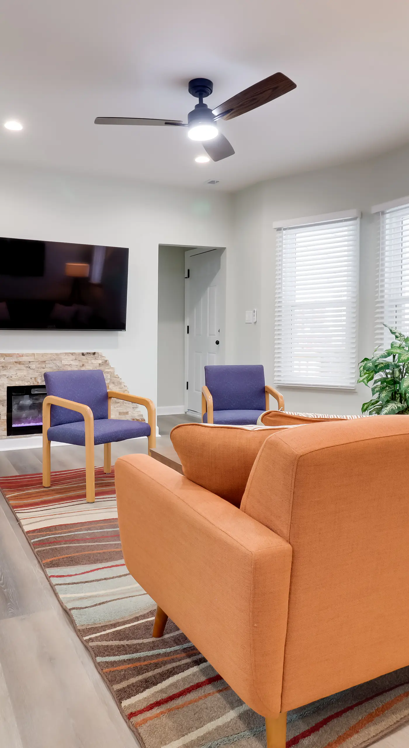 Near Midtown & Medical District! Updated Unit