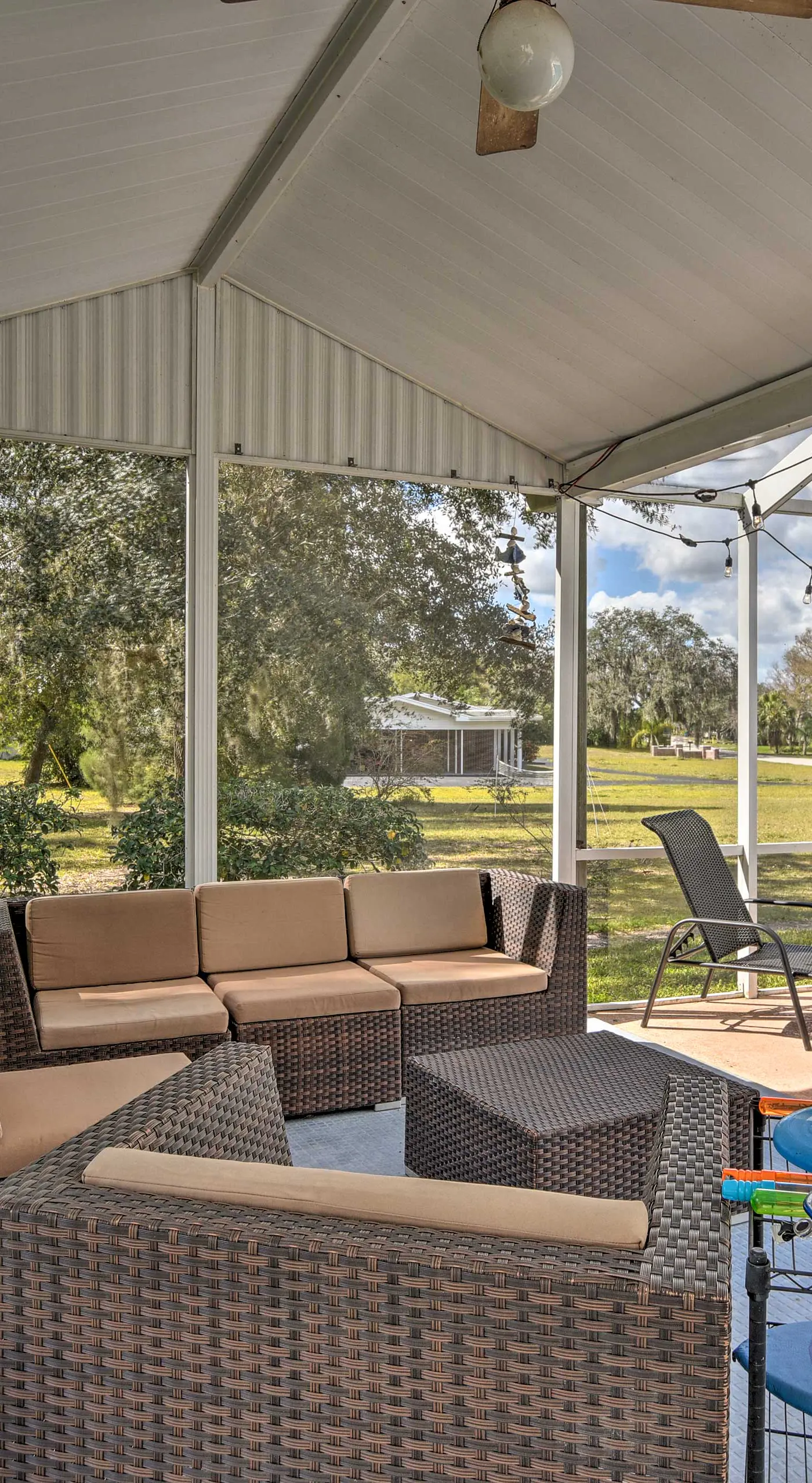 Cottage w/ Private Pool - Walk to Lake Wales!