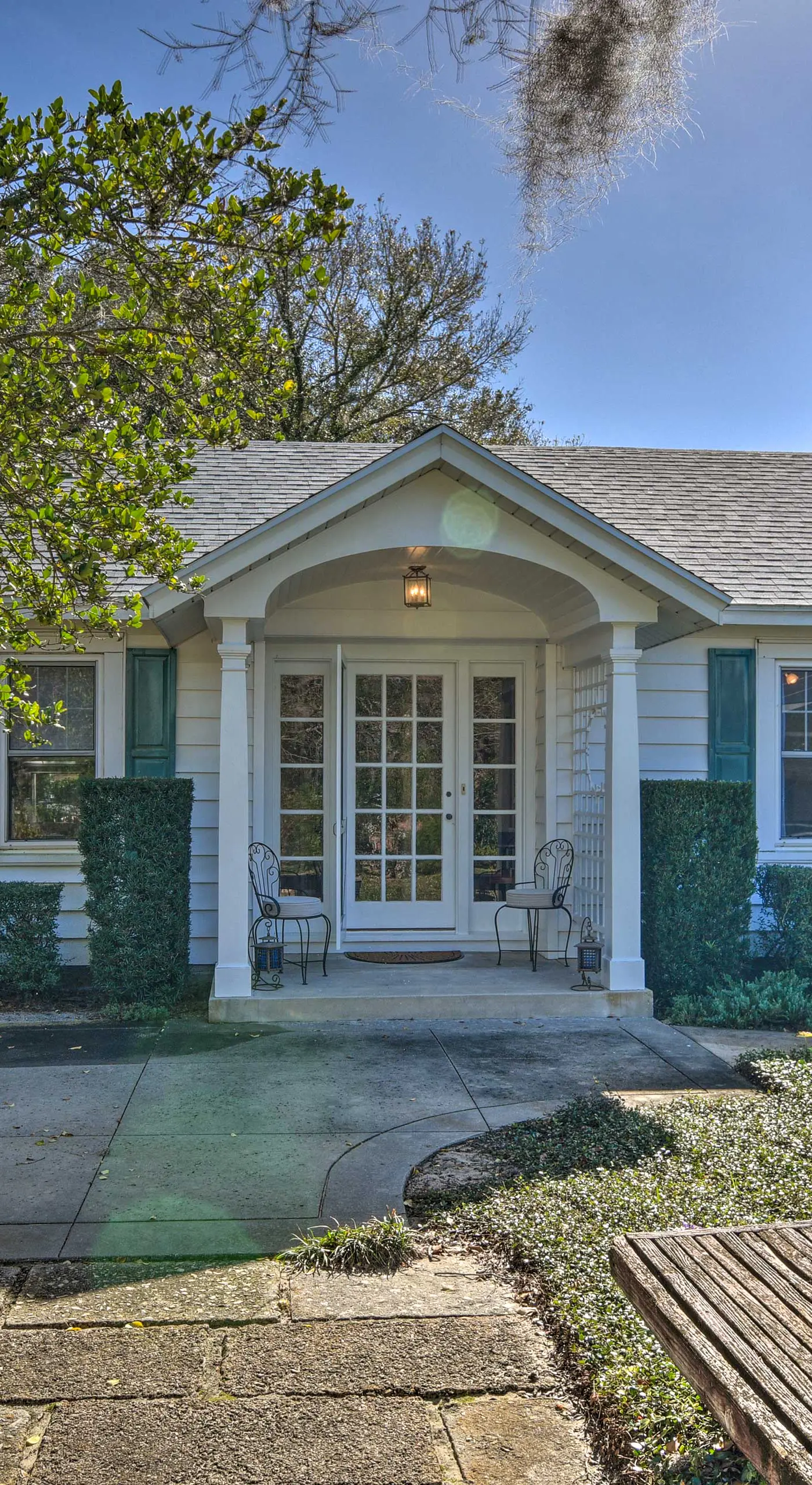 Cottage w/ Private Pool - Walk to Lake Wales!