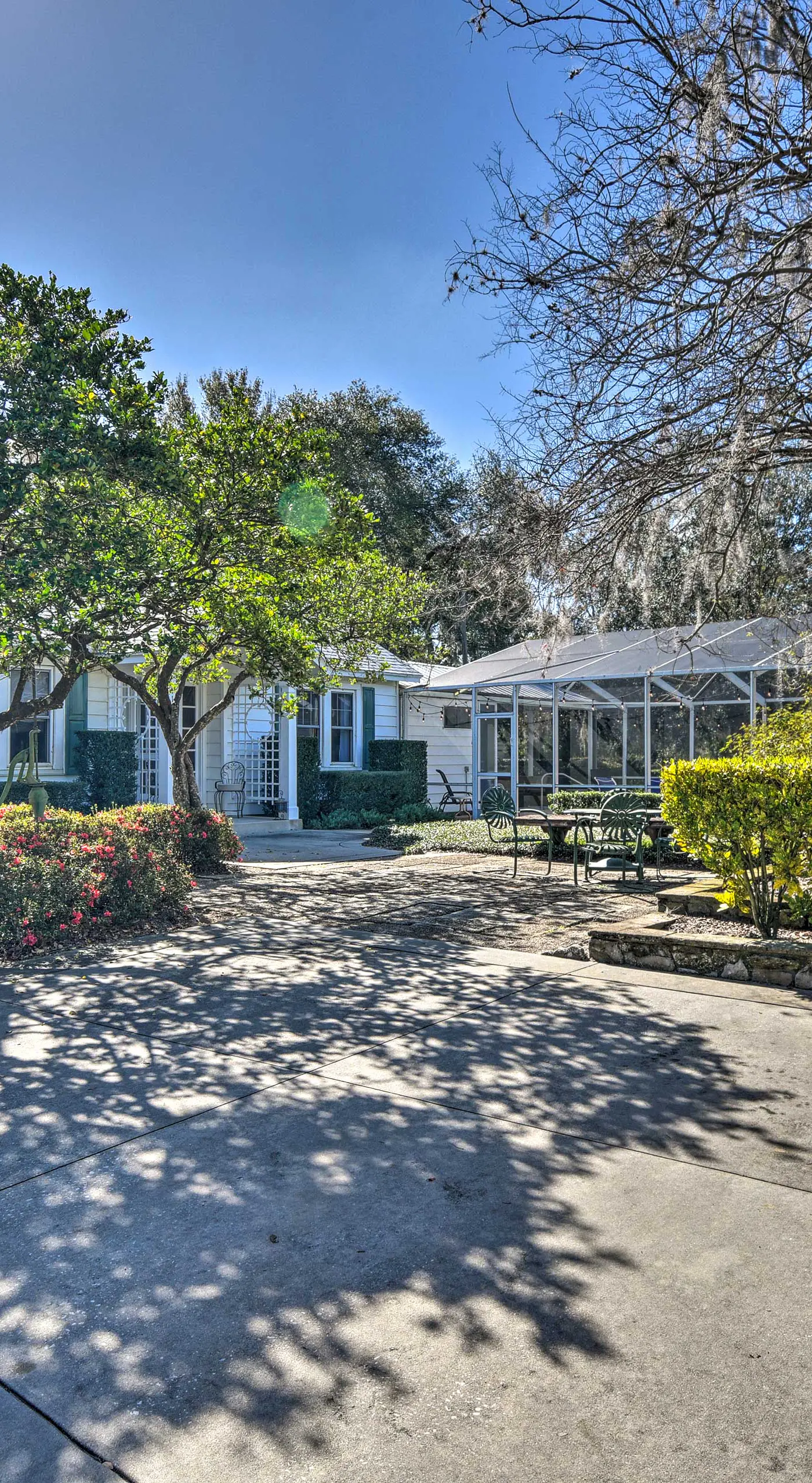 Cottage w/ Private Pool - Walk to Lake Wales!