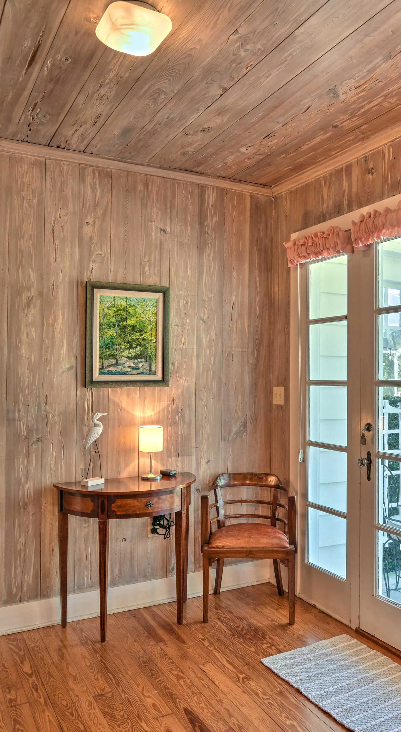 Cottage w/ Private Pool - Walk to Lake Wales!