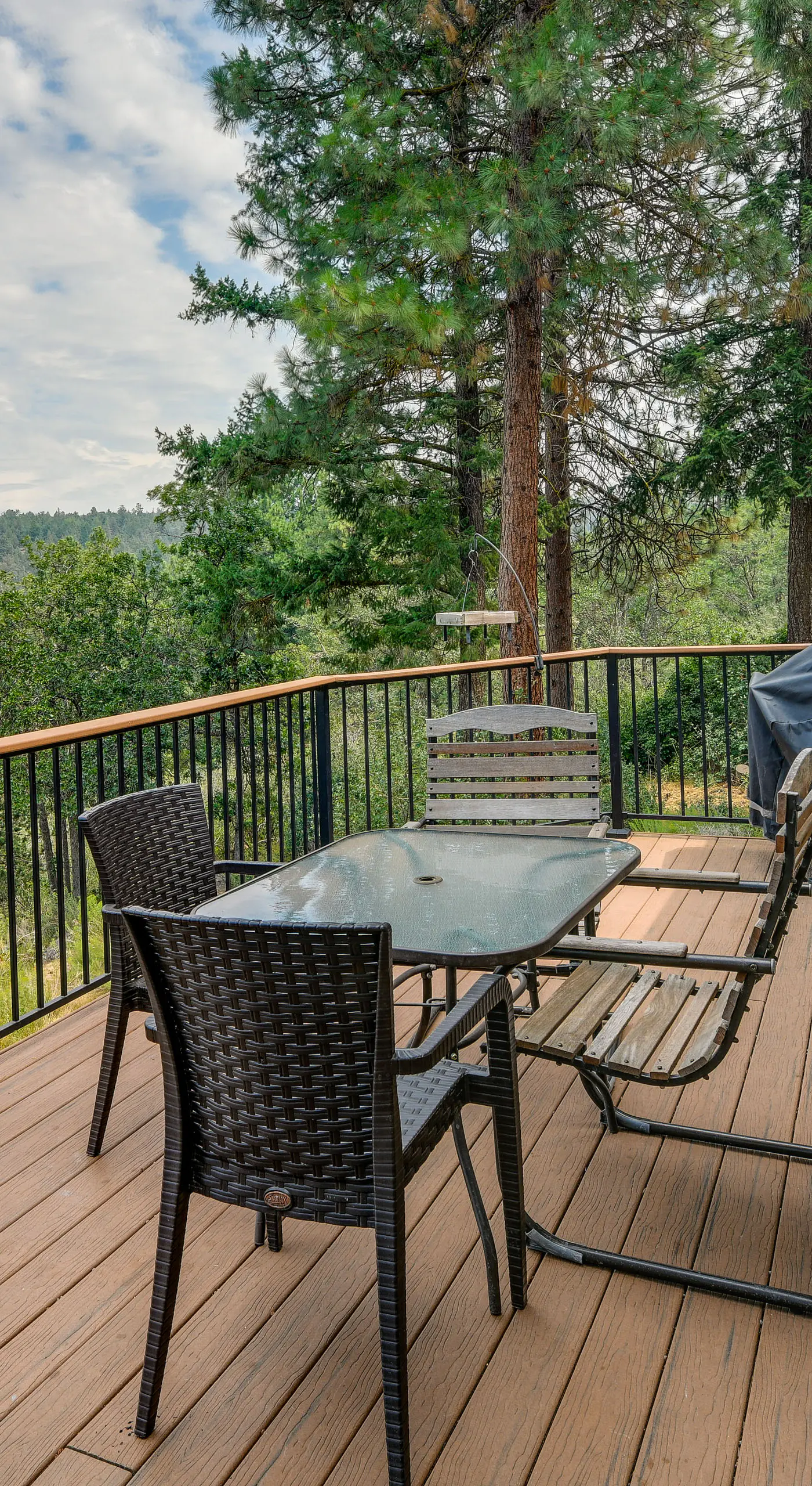 Resort-Style Klamath Falls Home, Golf Course View!