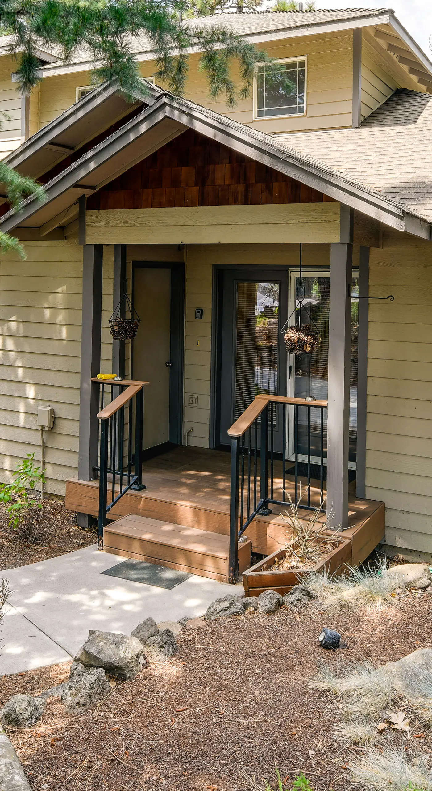 Resort-Style Klamath Falls Home, Golf Course View!
