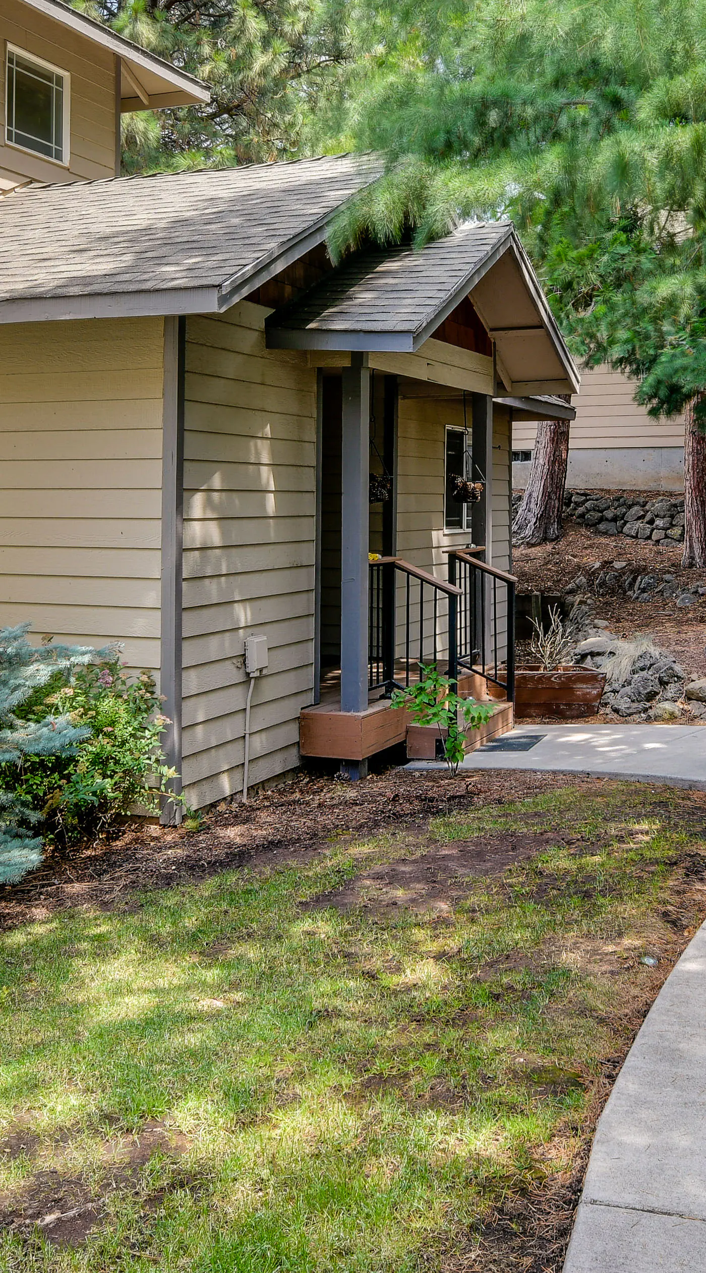 Resort-Style Klamath Falls Home, Golf Course View!
