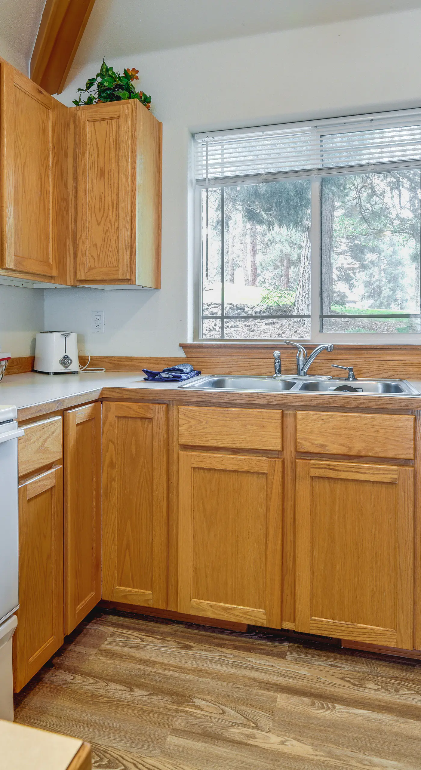 Resort-Style Klamath Falls Home, Golf Course View!