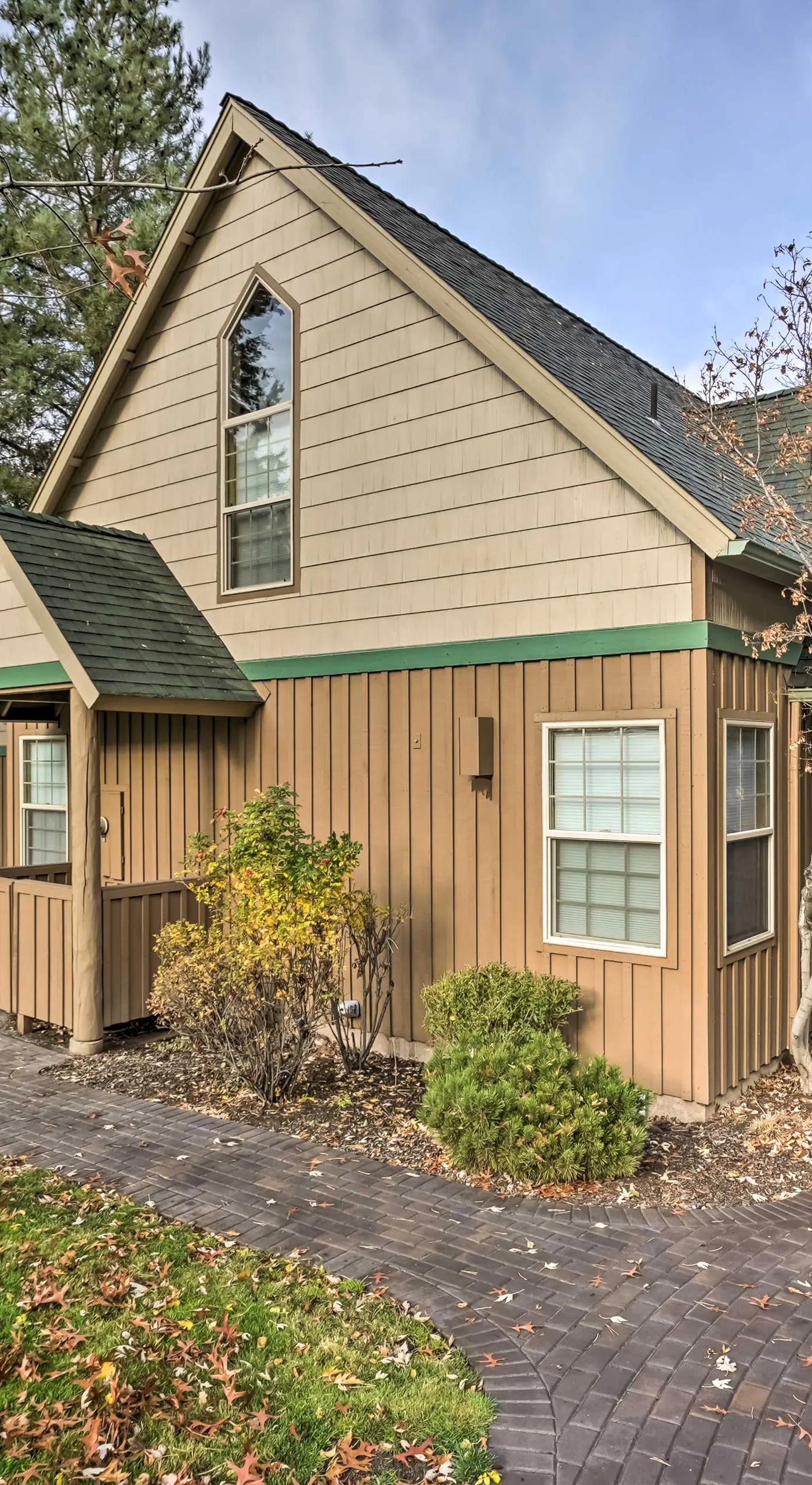 Chalet at Running Y Resort w/ Wraparound Deck!