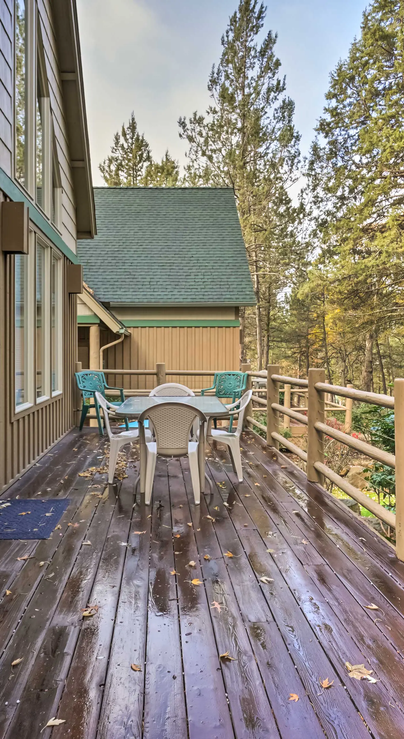 Chalet at Running Y Resort w/ Wraparound Deck!