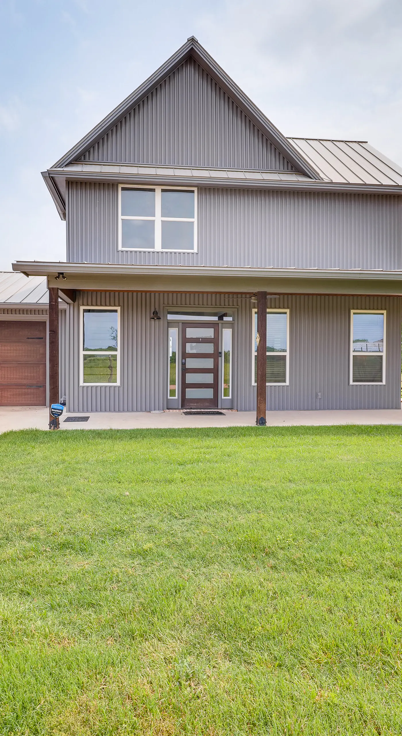 Modern Bryan Farmhouse on 1 Acre w/ Hot Tub!