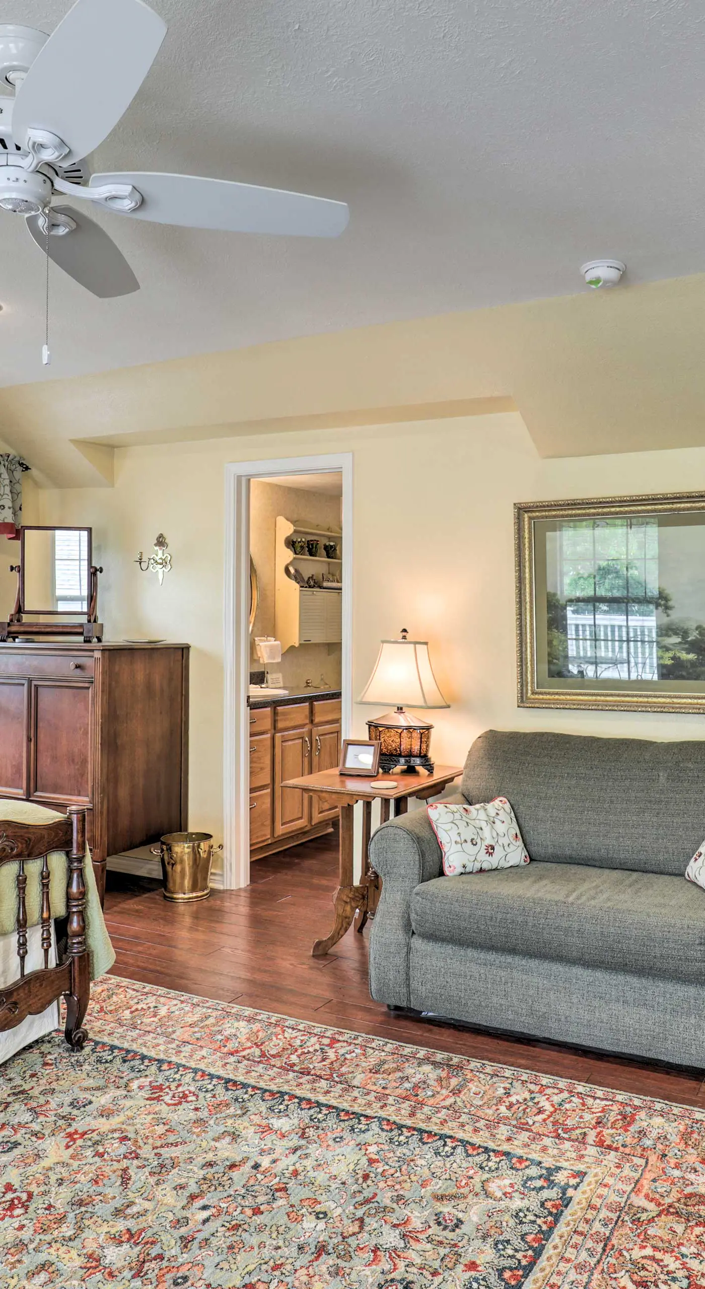 Studio in College Station w/ Expansive Deck!