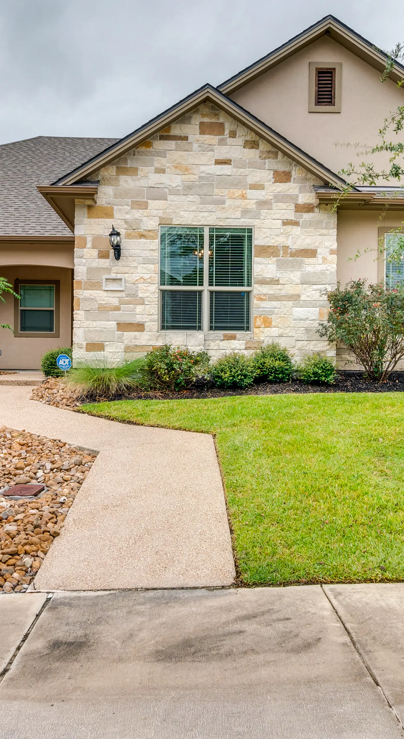 Gorgeous College Station Townhome w/ Patio!