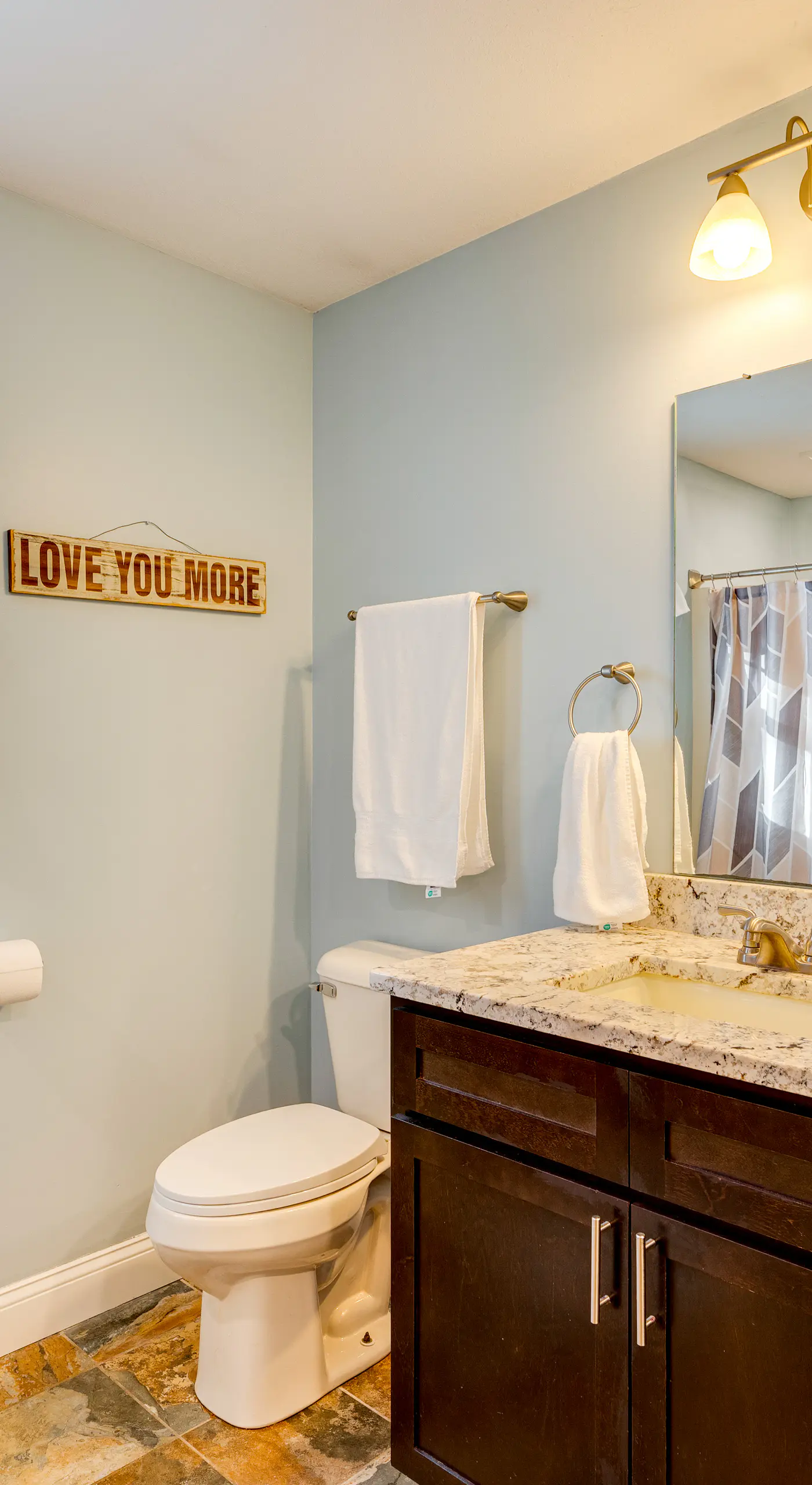 Mtn-View Gem w/ Hot Tub & Fire Pit in North Conway