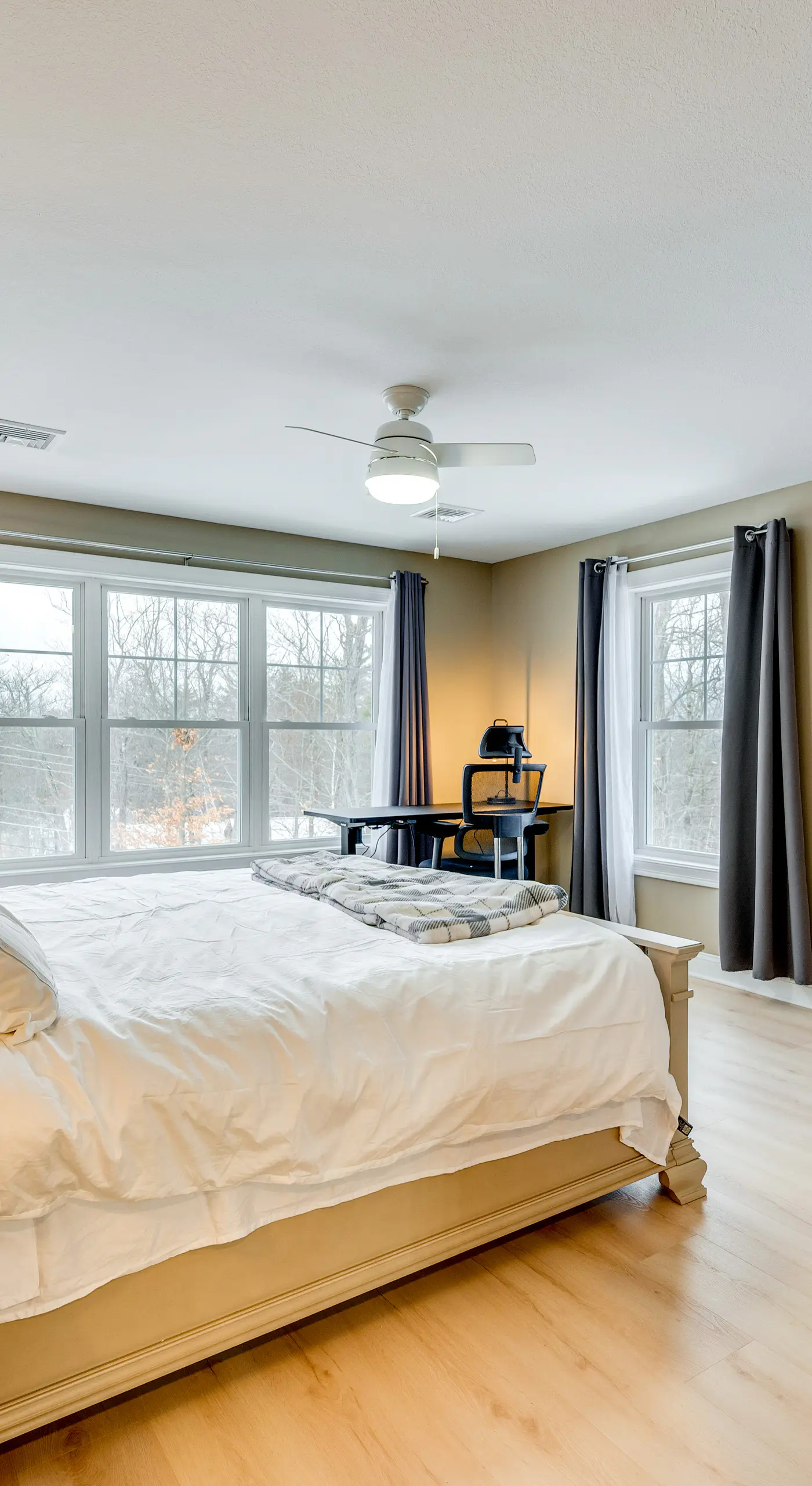 Mtn-View Gem w/ Hot Tub & Fire Pit in North Conway