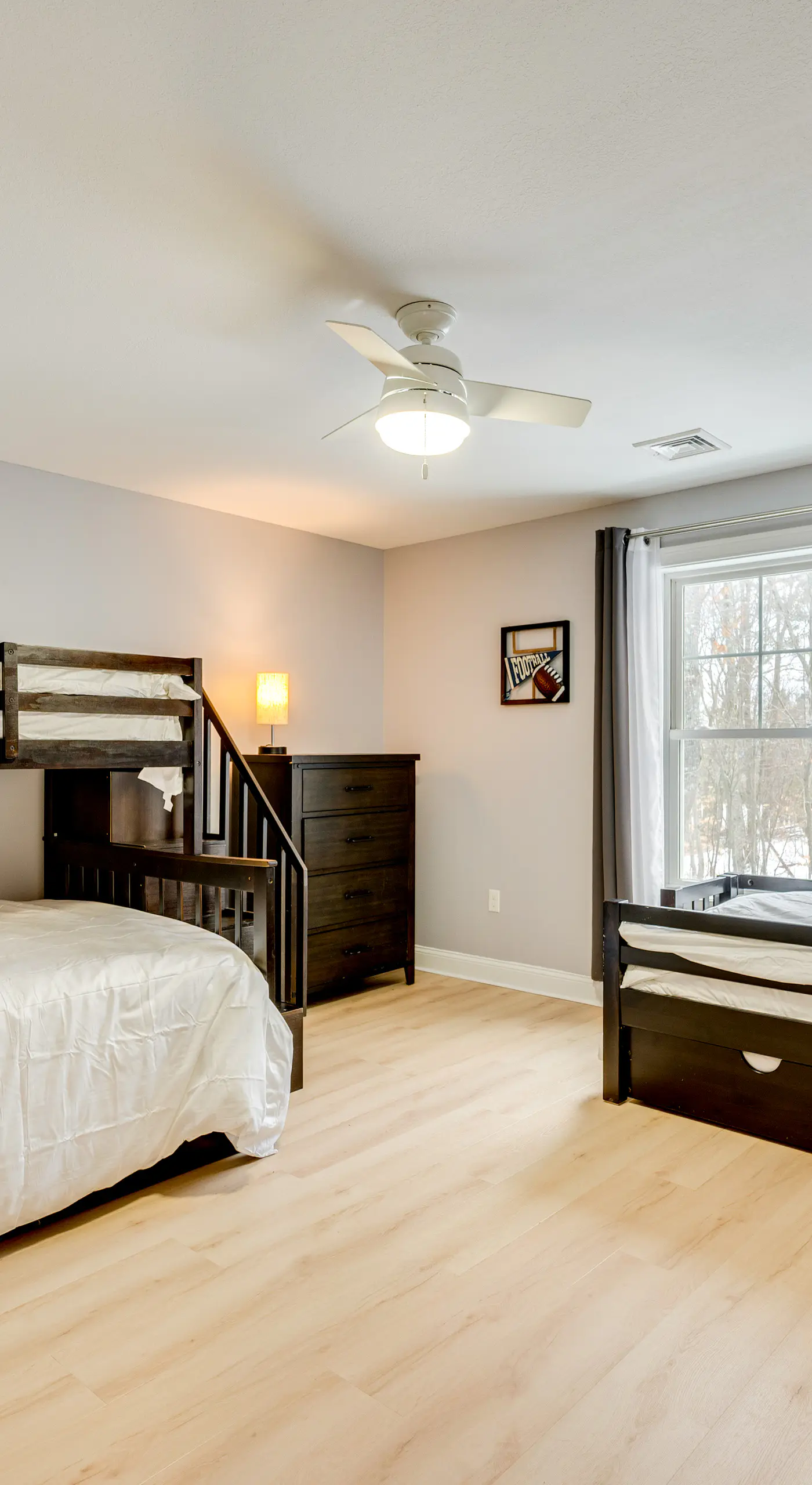 Mtn-View Gem w/ Hot Tub & Fire Pit in North Conway