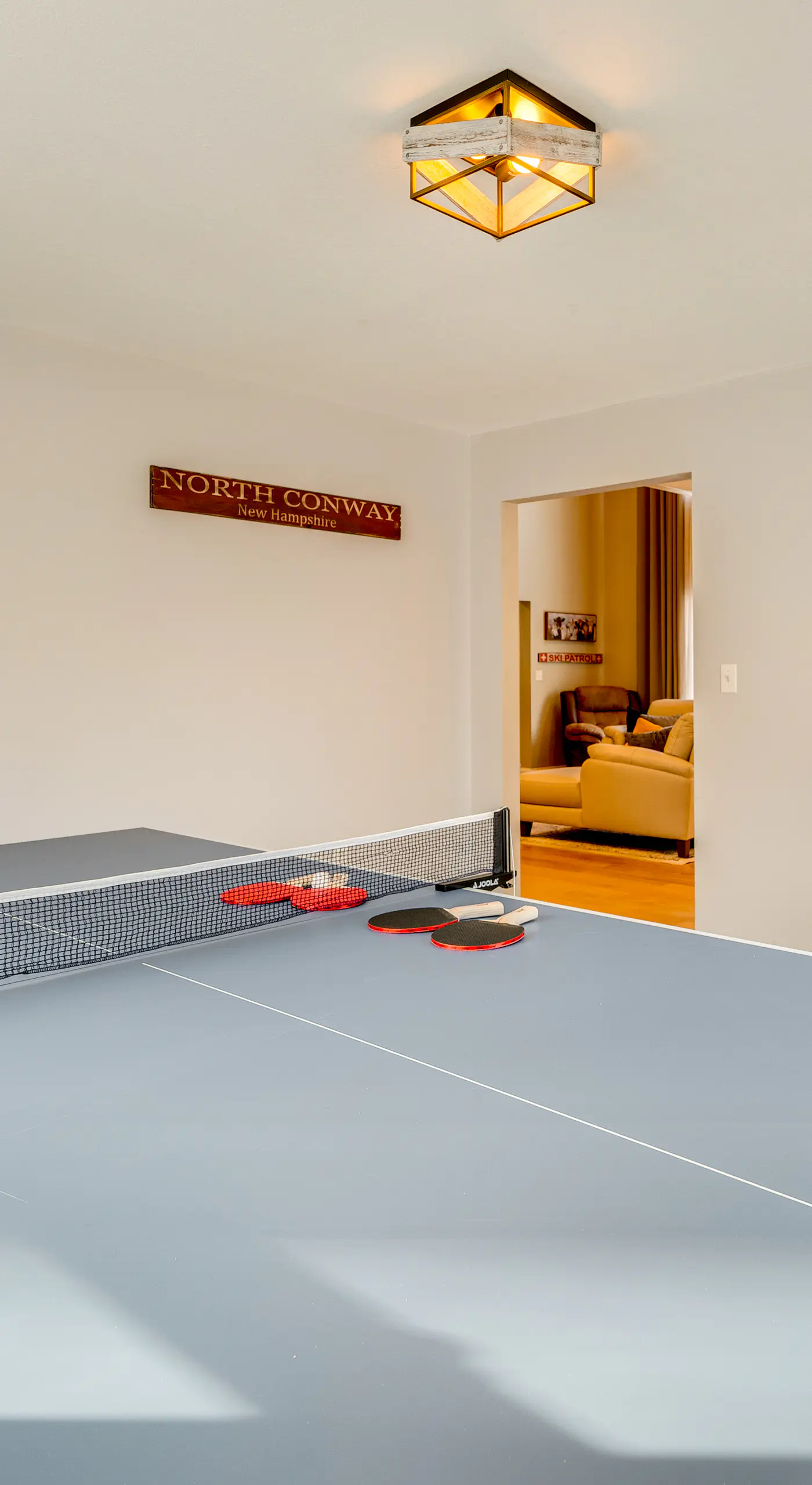 Mtn-View Gem w/ Hot Tub & Fire Pit in North Conway