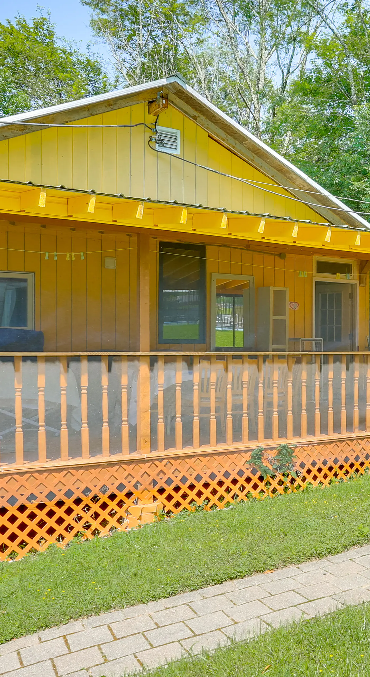 6 Mi to State Park: Monticello Cabin!