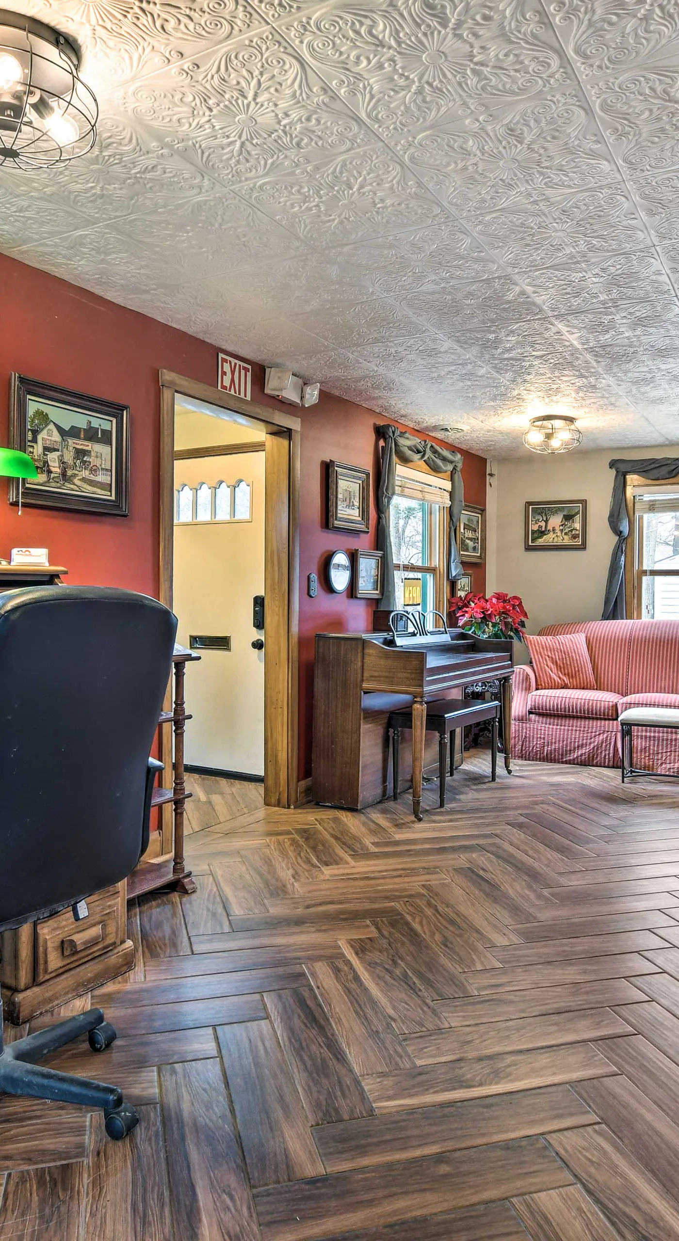 Pet-Friendly Bartlett Farmhouse w/ Deck!