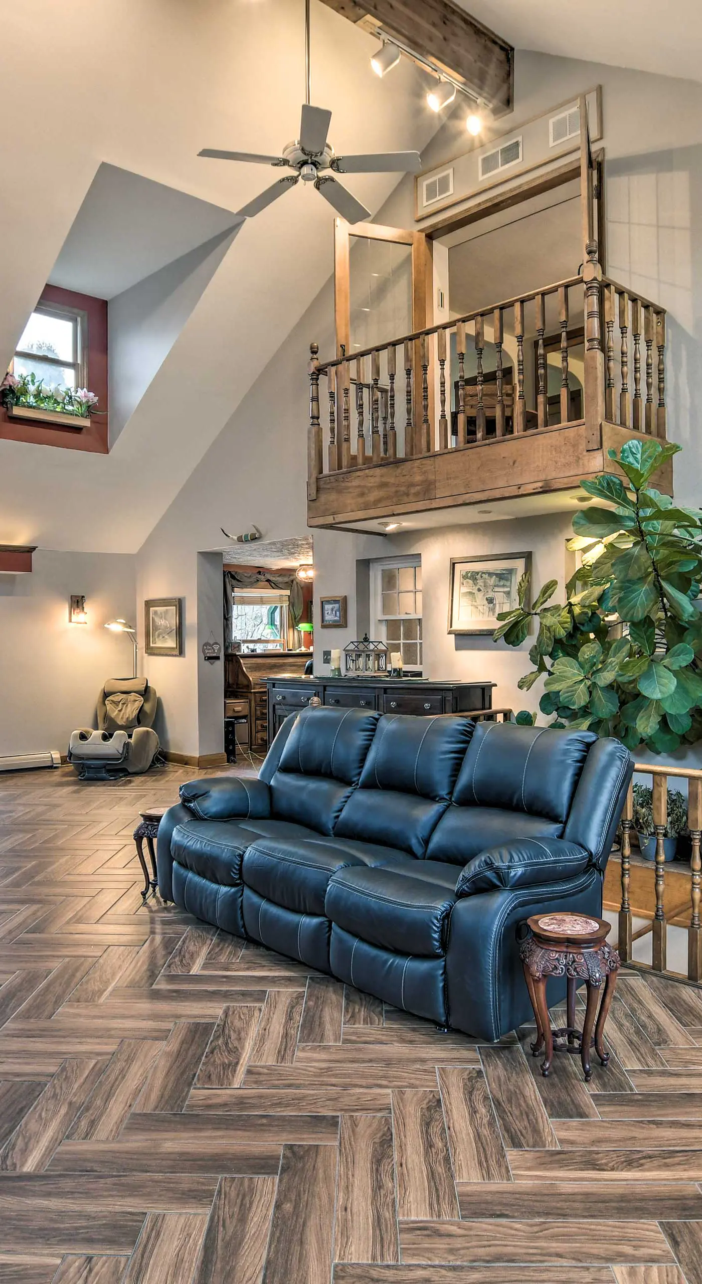 Pet-Friendly Bartlett Farmhouse w/ Deck!