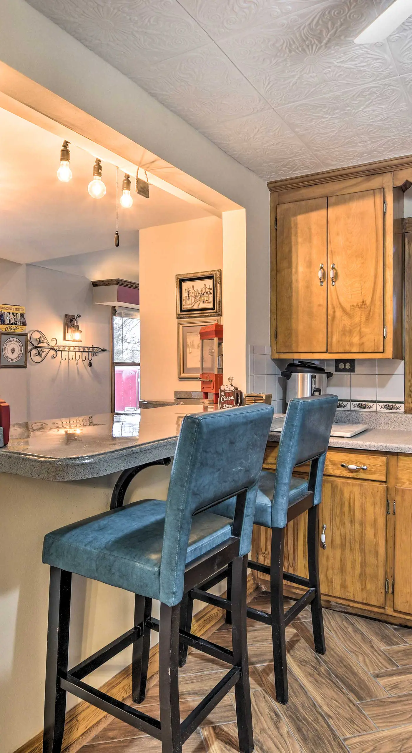 Pet-Friendly Bartlett Farmhouse w/ Deck!