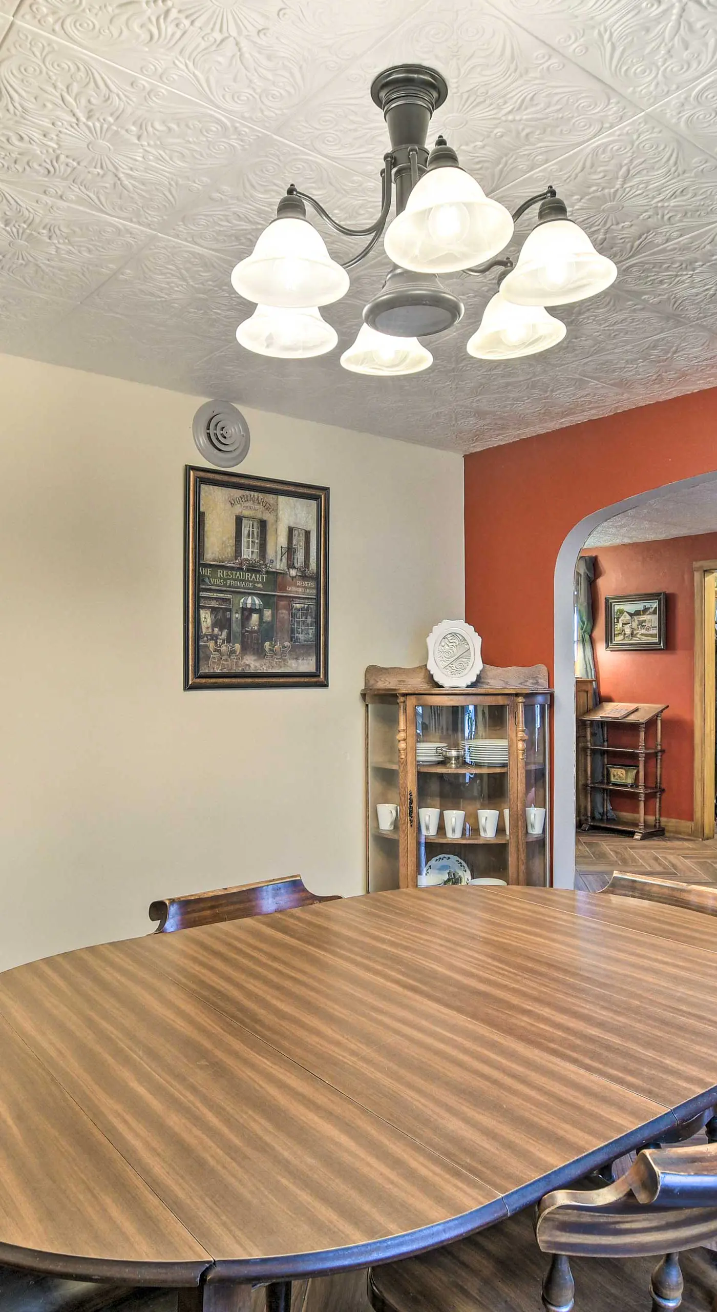 Pet-Friendly Bartlett Farmhouse w/ Deck!