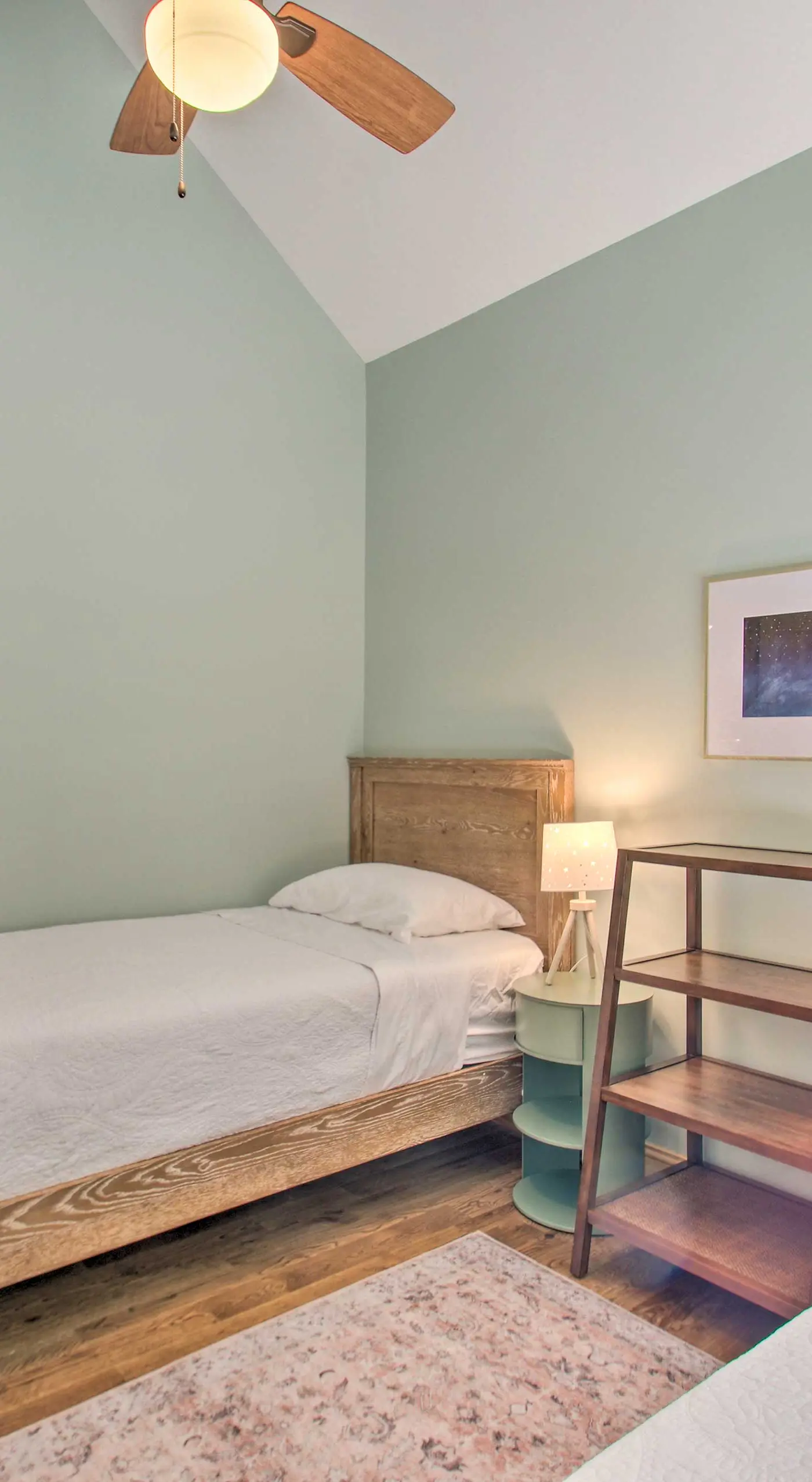 Luxe Wintergreen Resort Escape w/ Hot Tub!