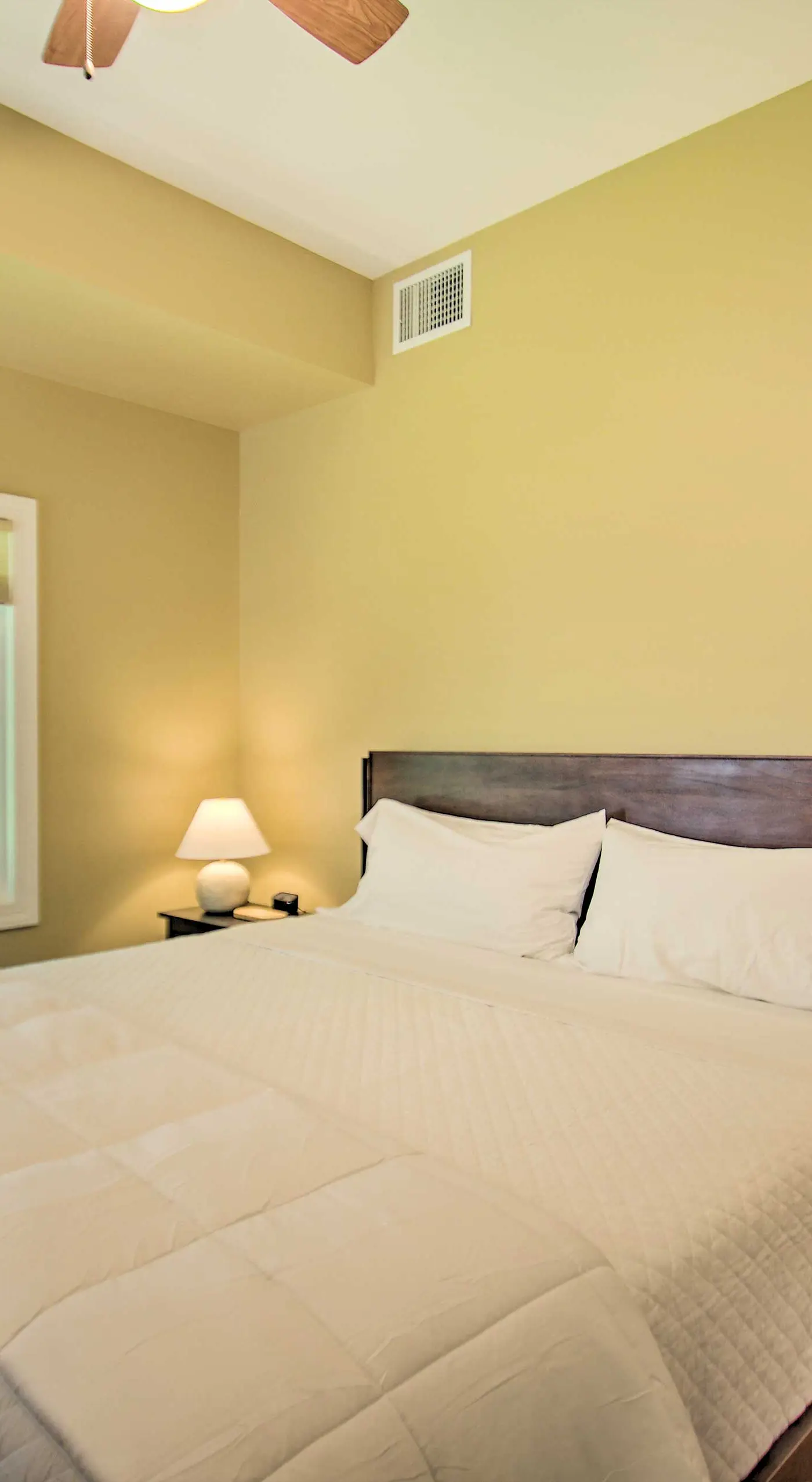 Luxe Wintergreen Resort Escape w/ Hot Tub!