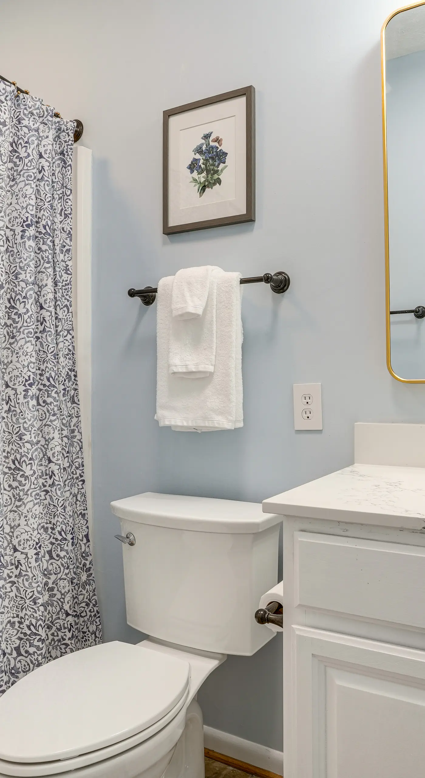 Wintergreen Condo w/ Pool: Near Hike & Market!