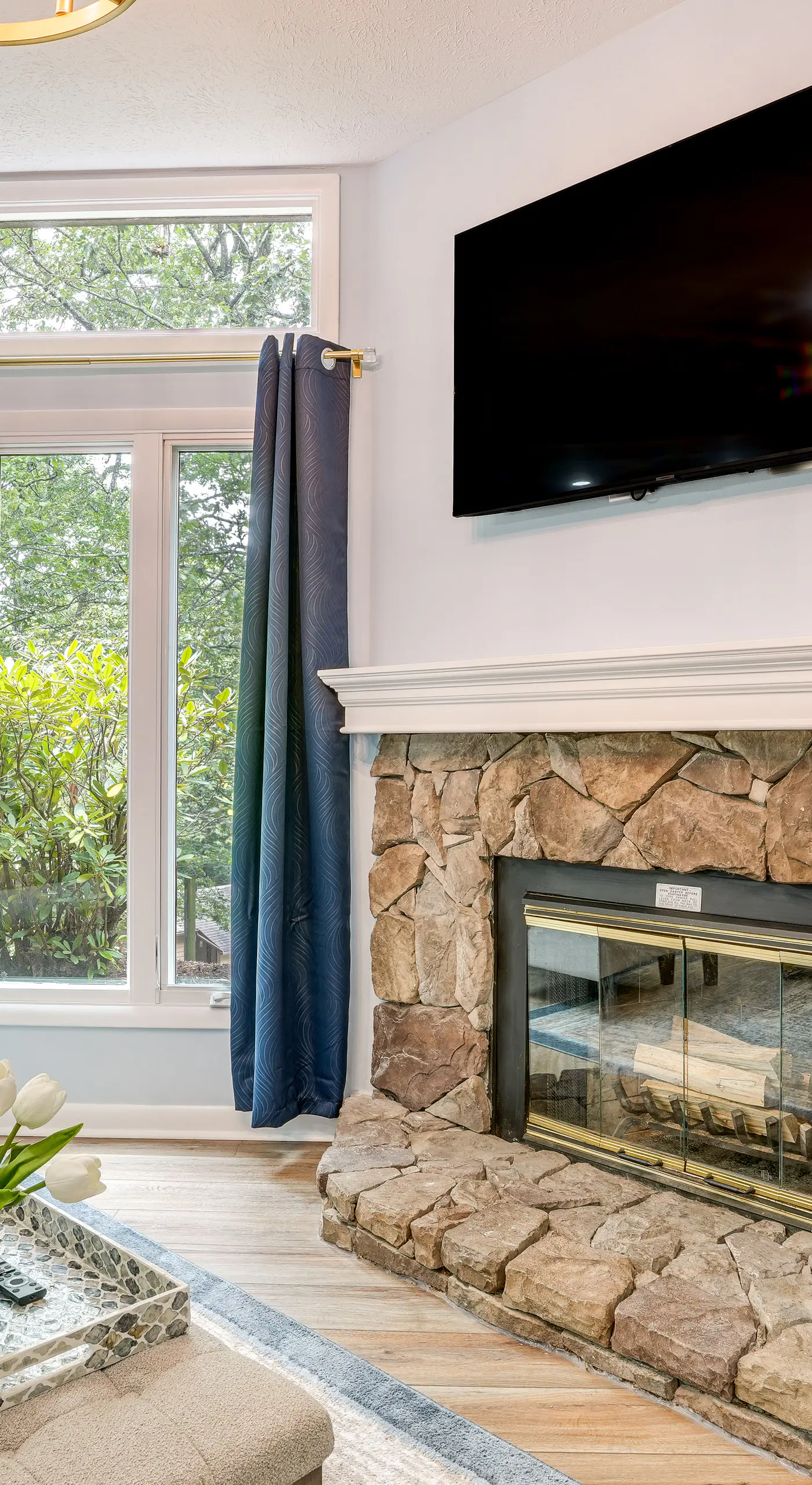 Wintergreen Condo w/ Pool: Near Hike & Market!