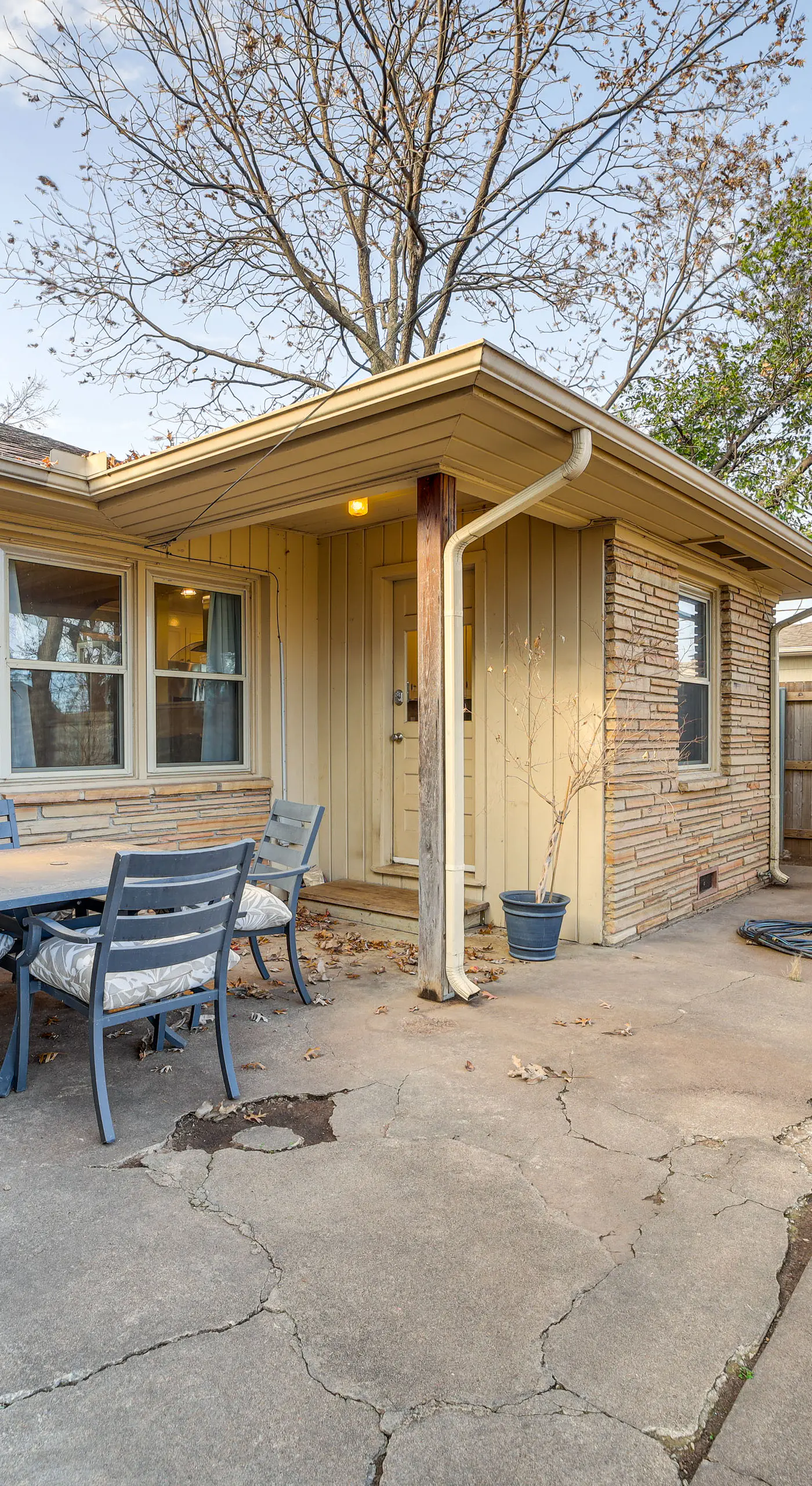 Tulsa Home 5 Mi to Downtown: Groups Welcome!