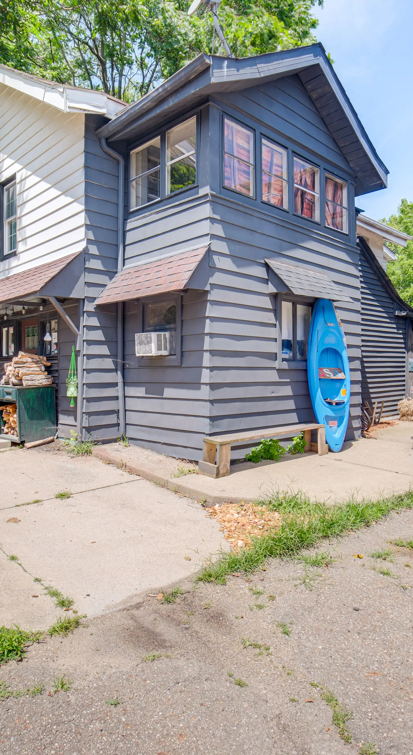 7 Mi to Cuyahoga Valley NP: Walkable Apt!