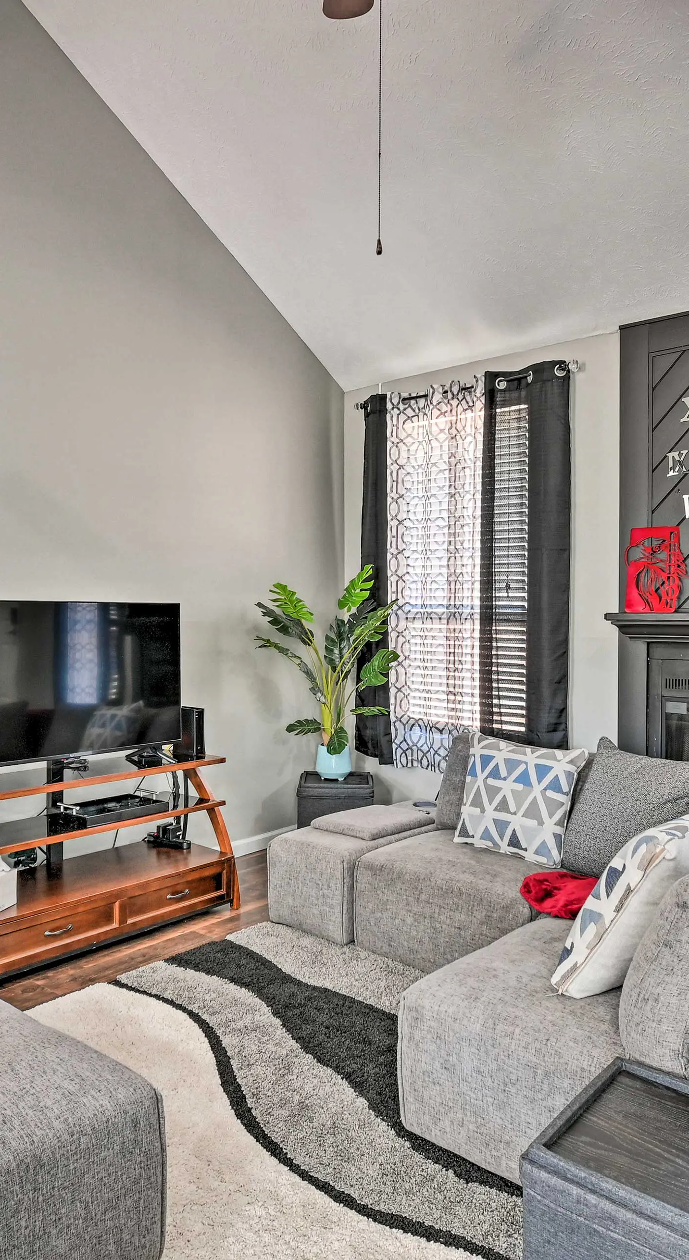 Updated Fayetville Townhome-Away-From-Home w/ Yard