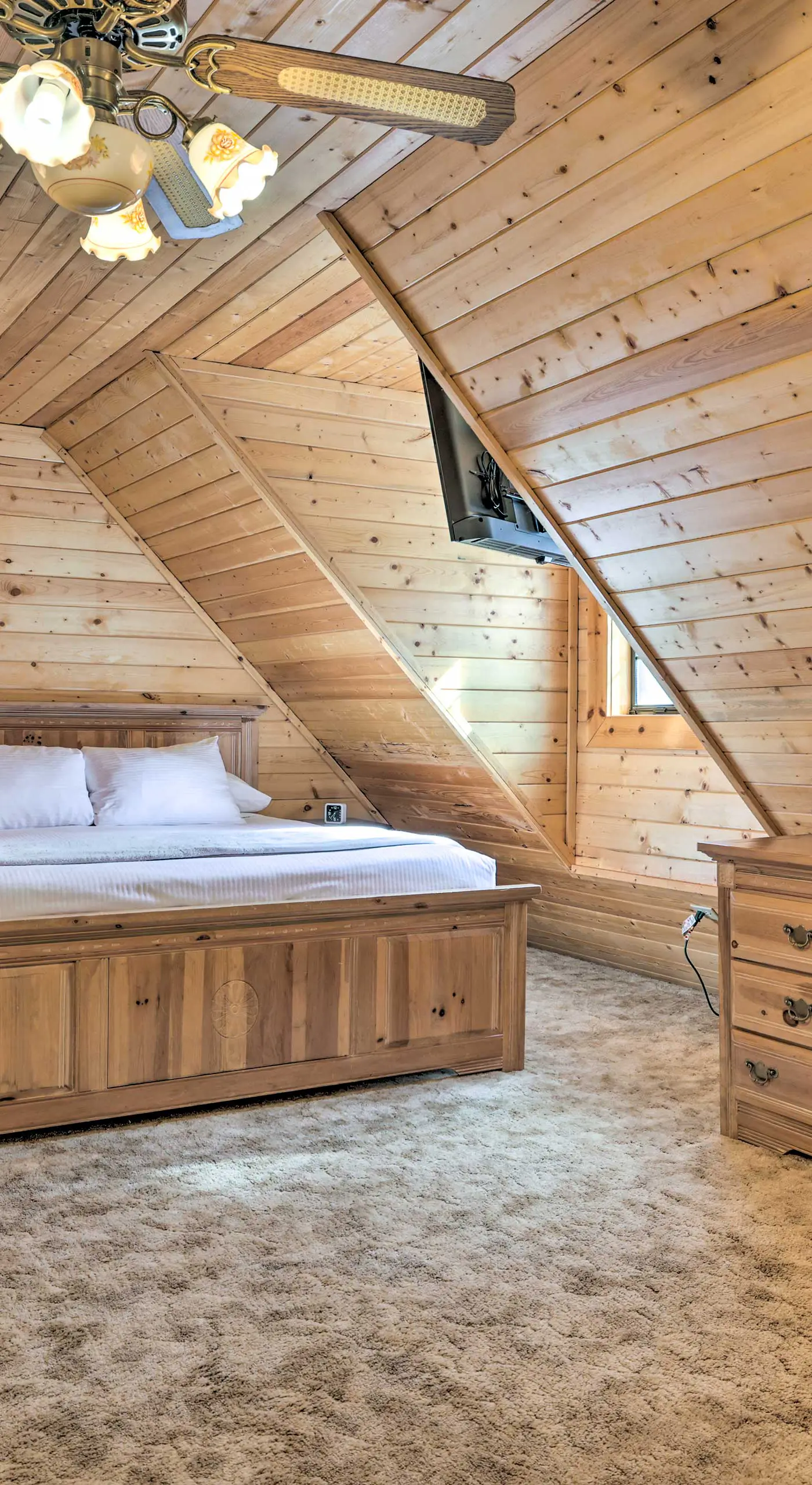 Rustic Duck Creek Village Cabin w/ Fire Pit!