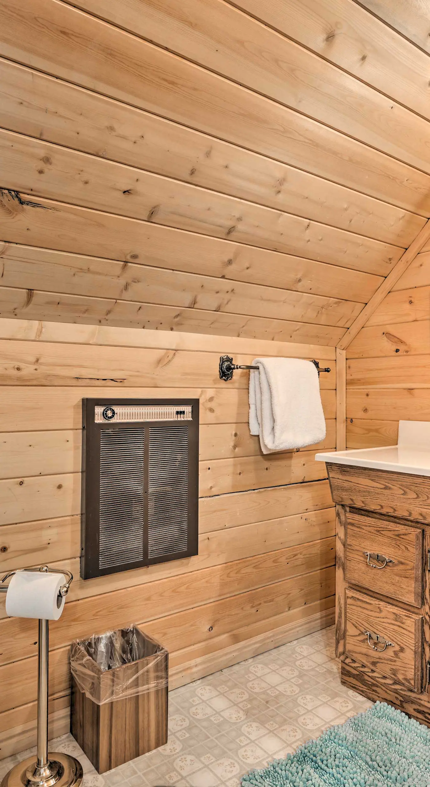 Rustic Duck Creek Village Cabin w/ Fire Pit!
