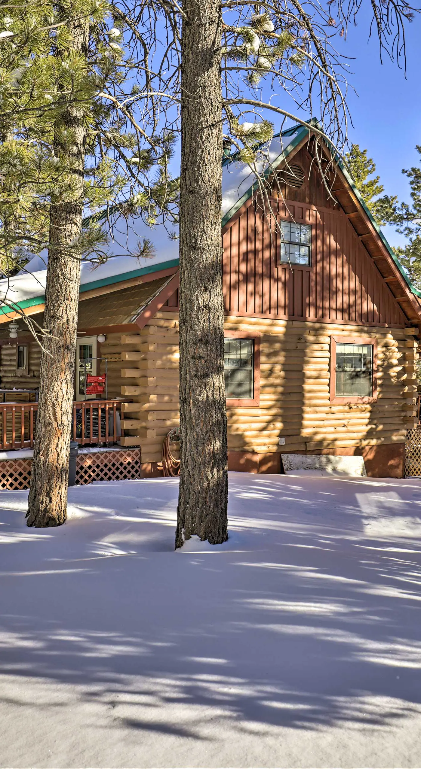 Rustic Duck Creek Village Cabin w/ Fire Pit!