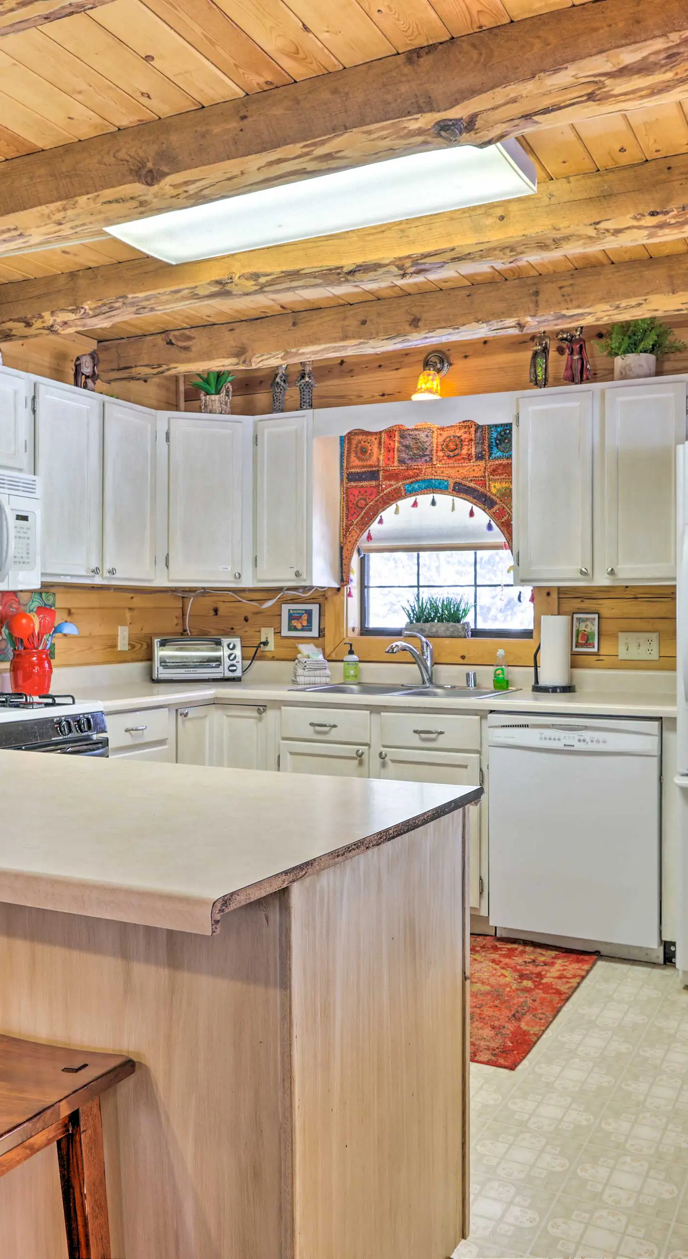 Rustic Duck Creek Village Cabin w/ Fire Pit!