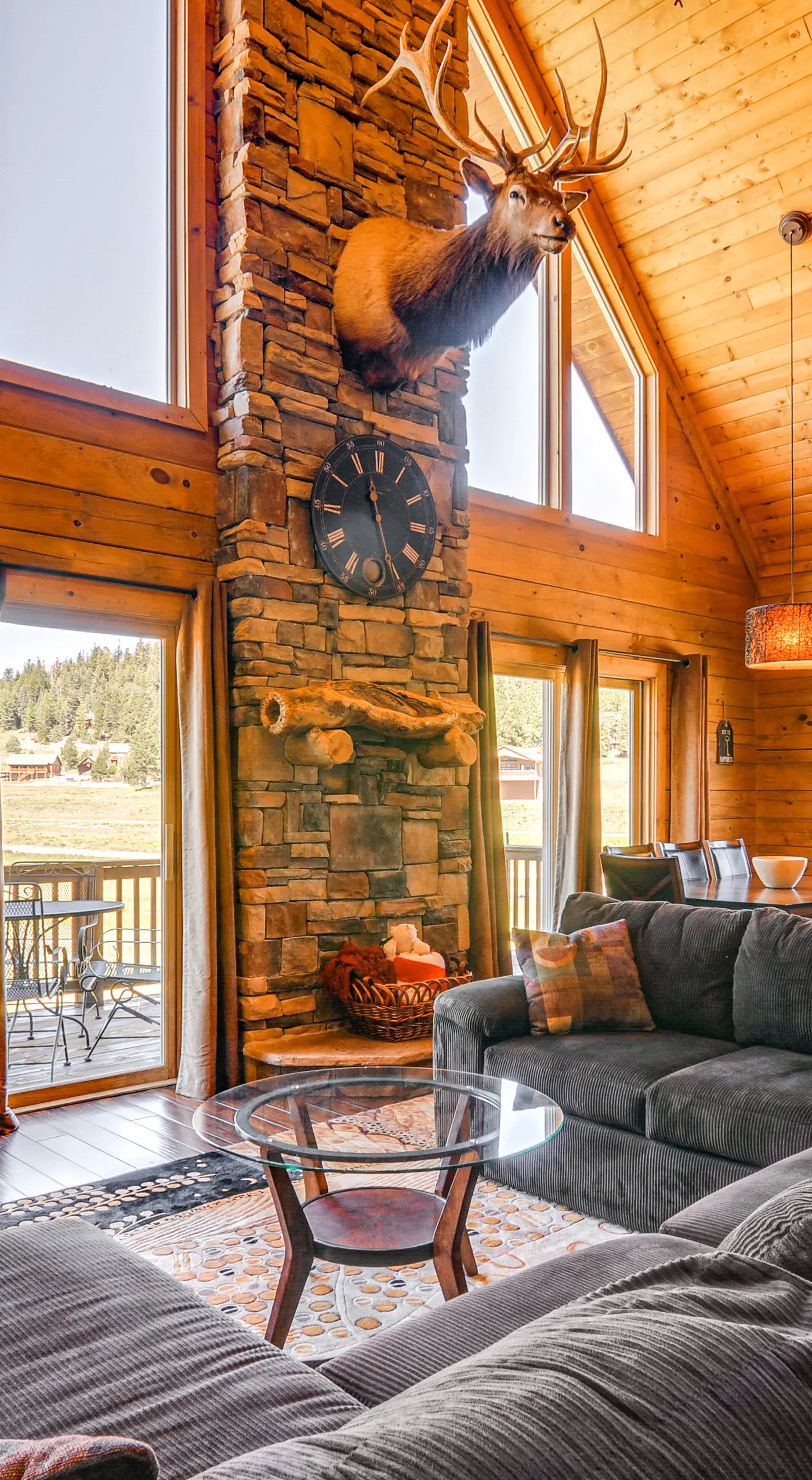 Cozy Family Cabin: Game Room, Near National Parks!