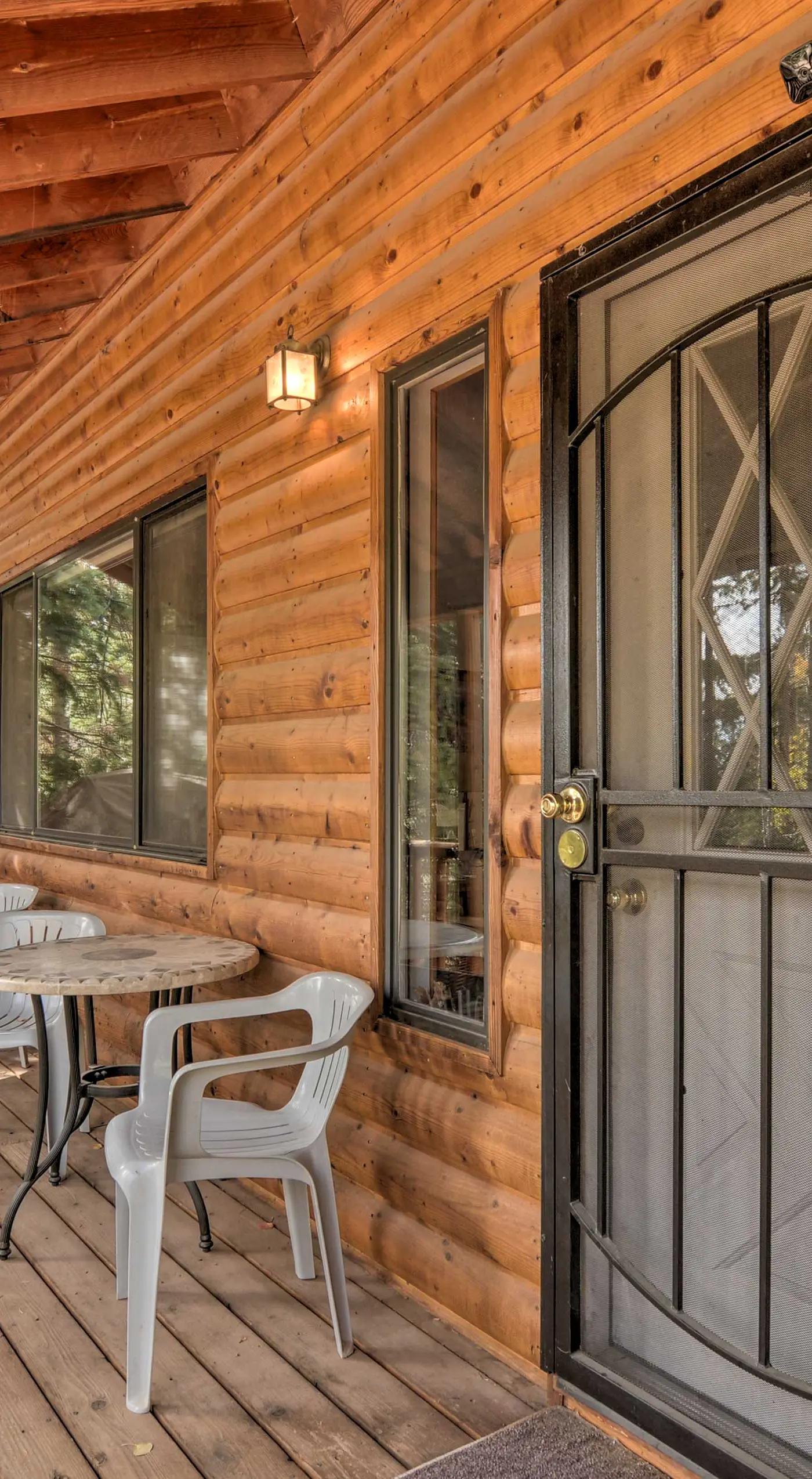 Duck Creek Village Cabin w/ Deck on Half Acre