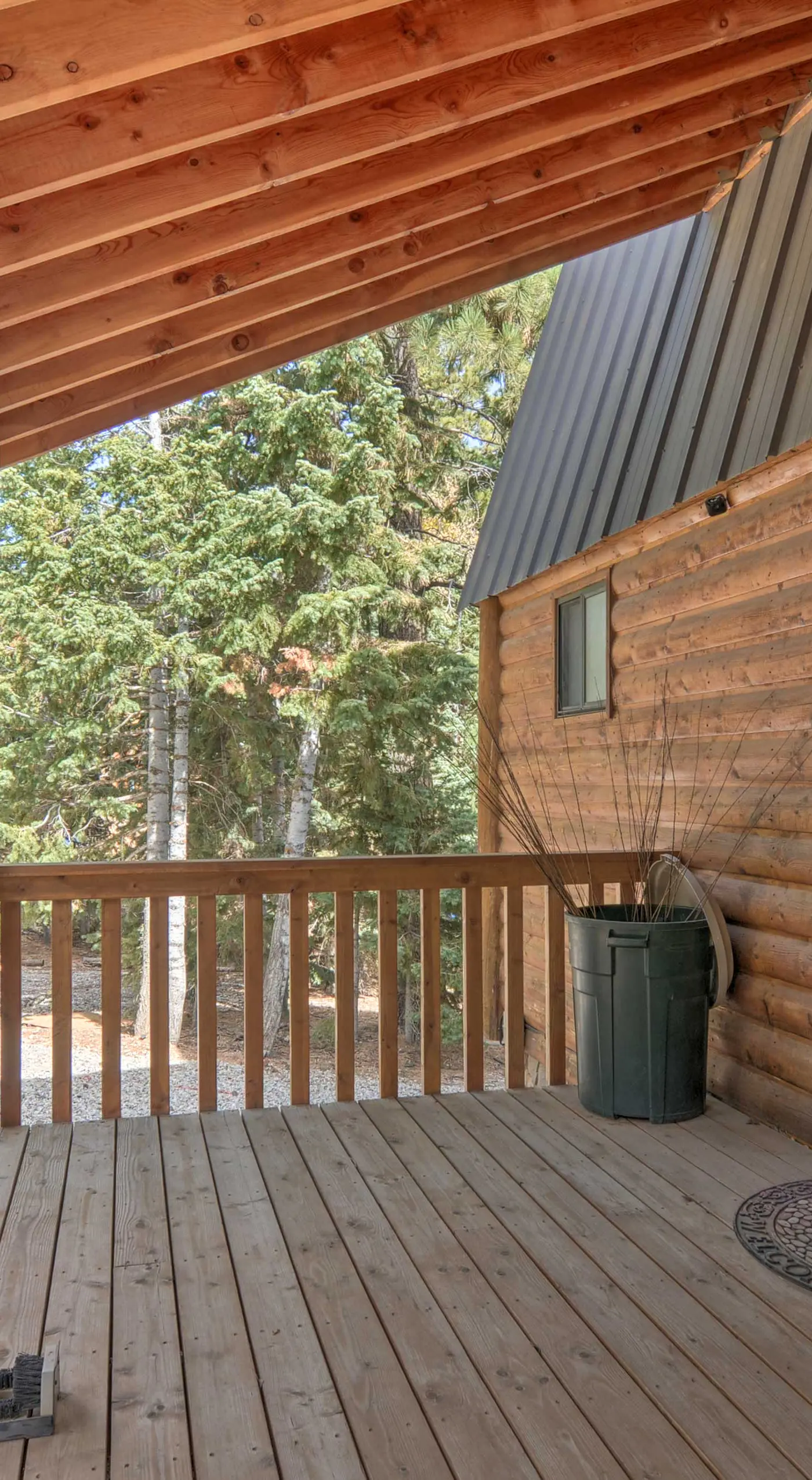 Duck Creek Village Cabin w/ Deck on Half Acre