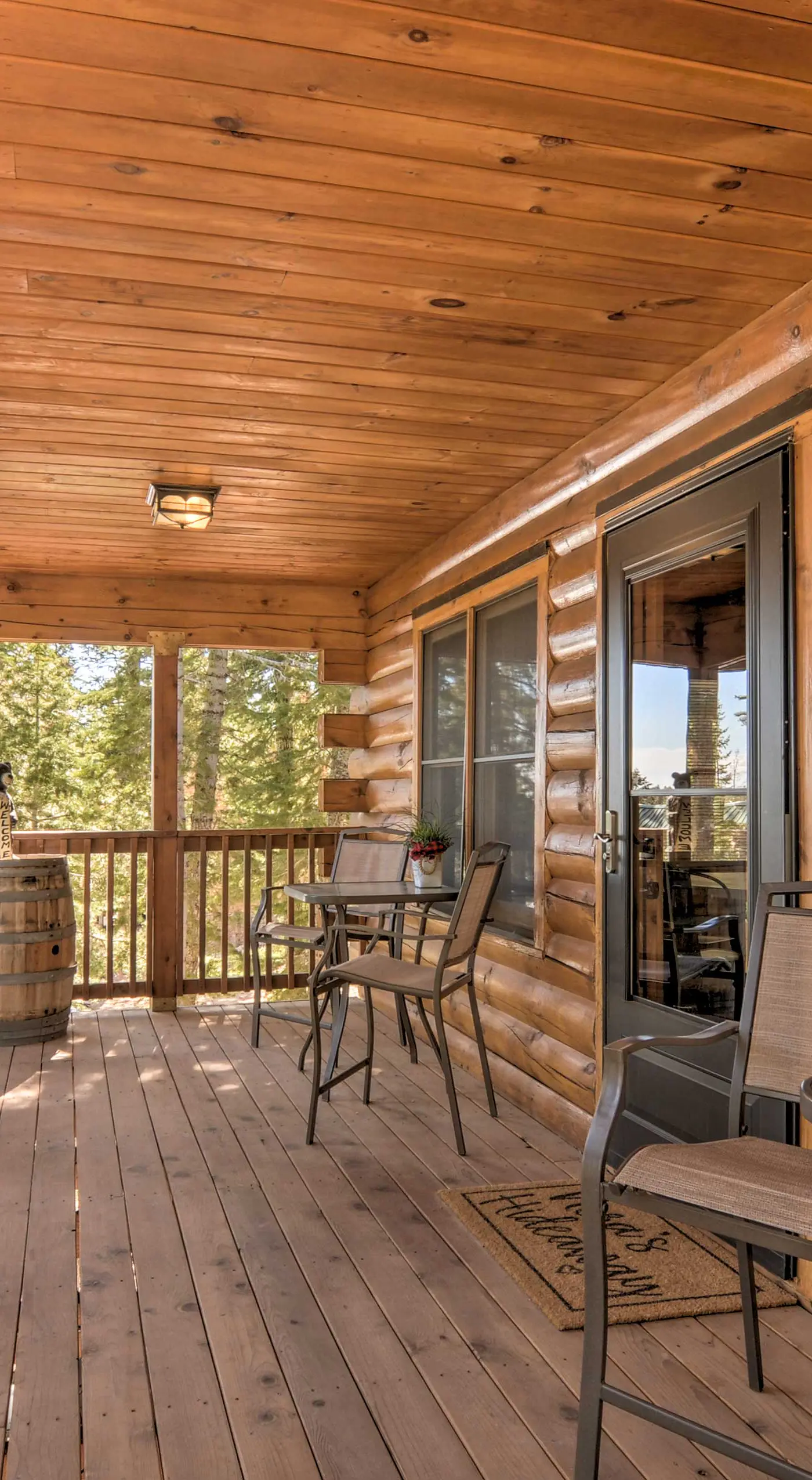Cozy 'Nora's Hideaway' - Charming, Quiet Log Cabin