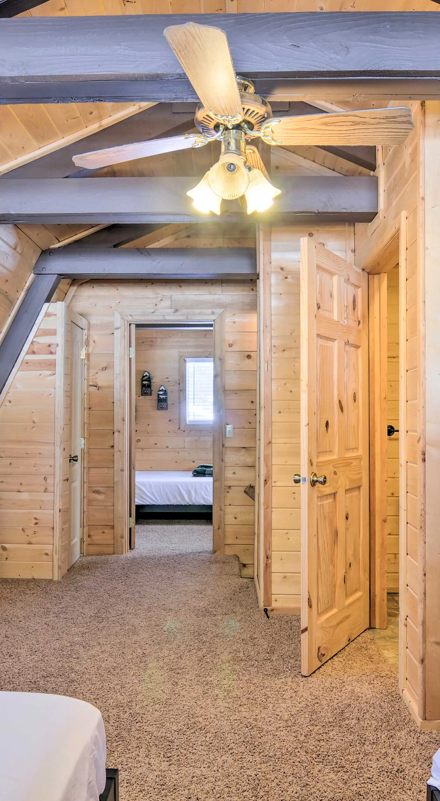 Spacious Duck Creek Village Cabin w/ Hot Tub!