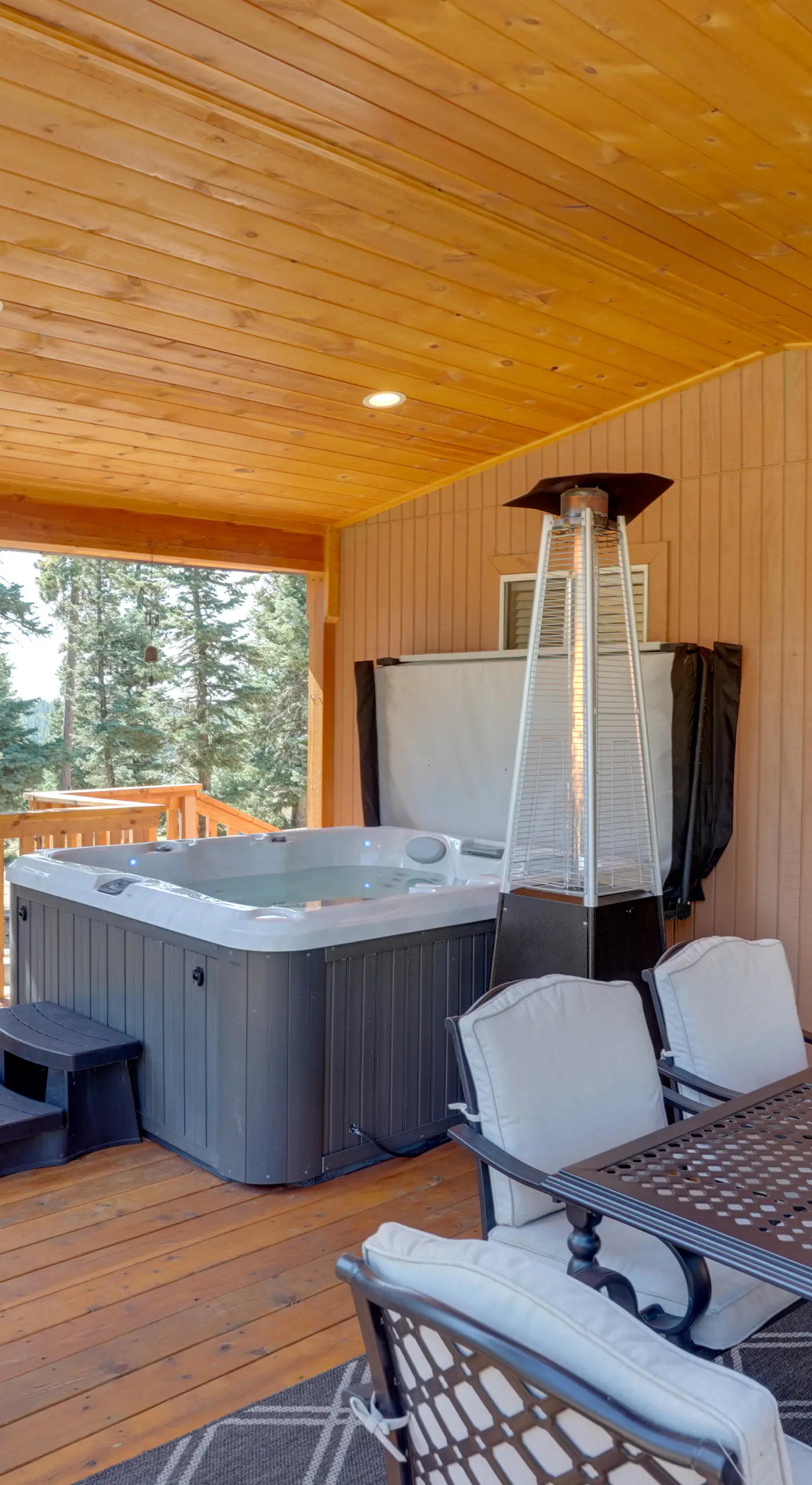 Spacious Duck Creek Village Cabin w/ Hot Tub!