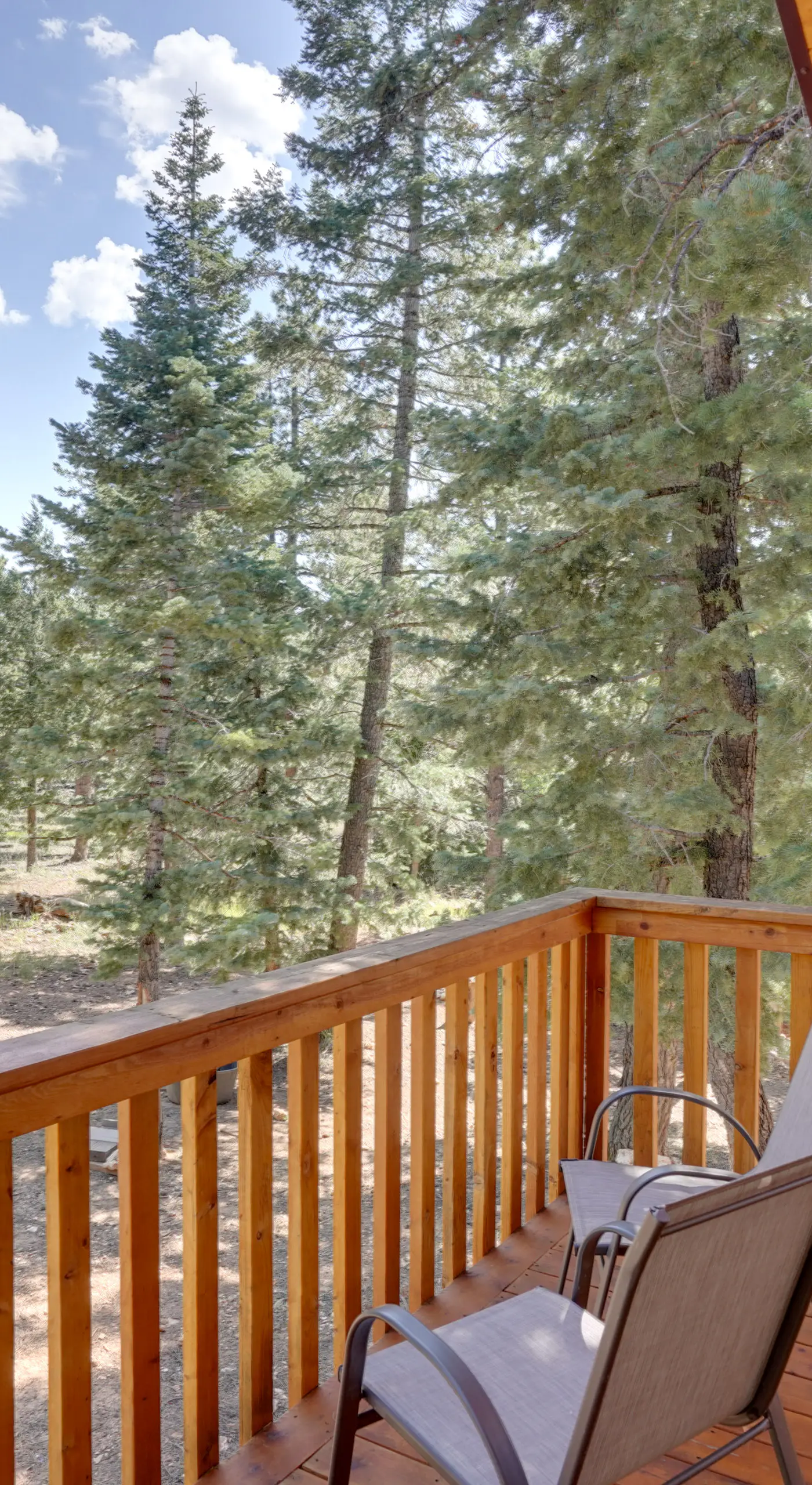 Spacious Duck Creek Village Cabin w/ Hot Tub!