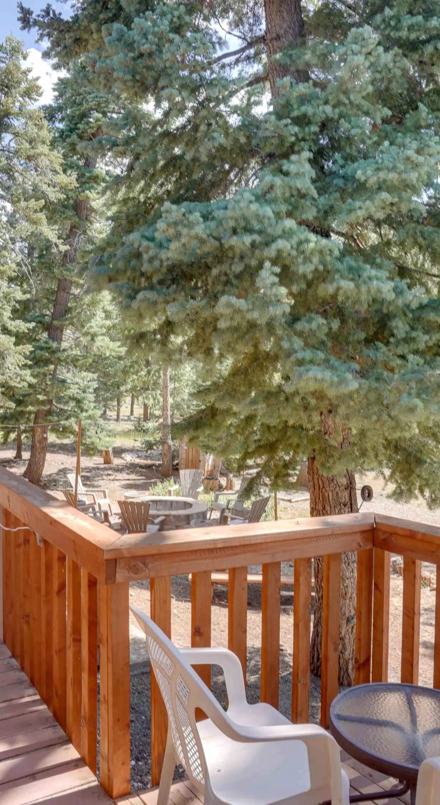 Spacious Duck Creek Village Cabin w/ Hot Tub!